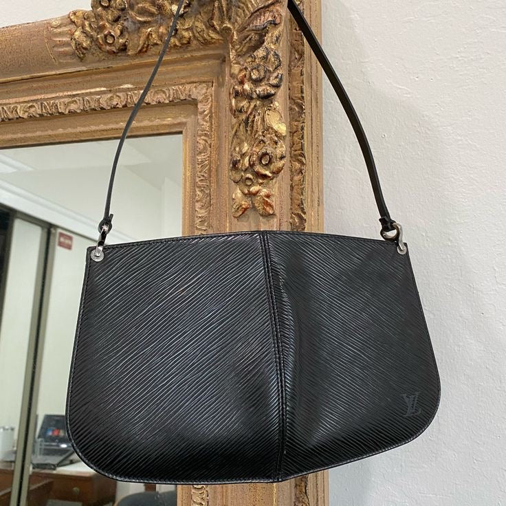 Louis Vuitton demi lune epi clutch bag