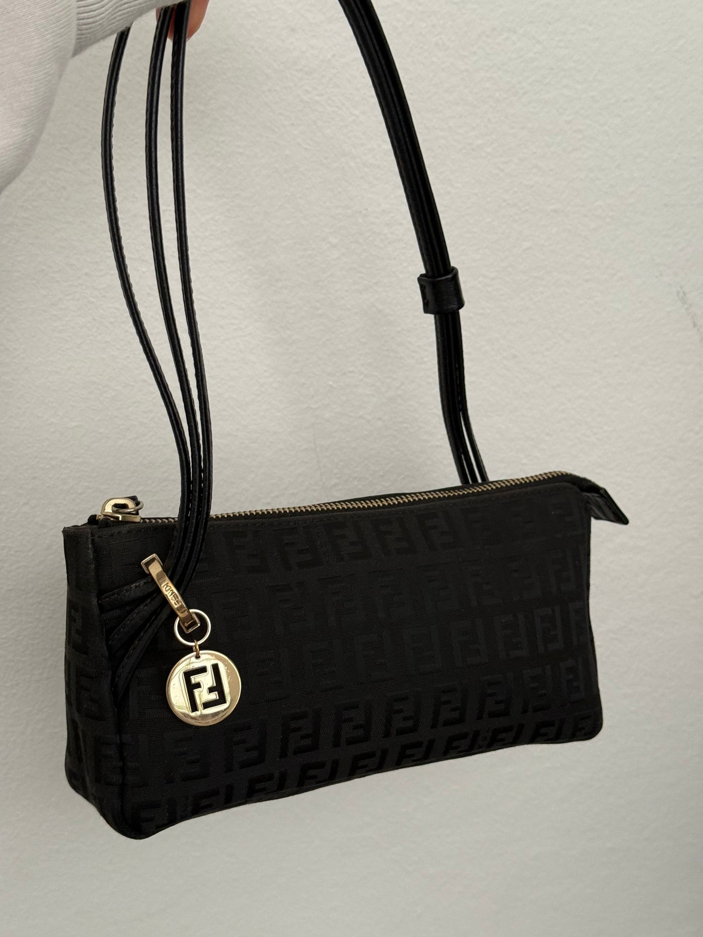 Fendi pochette gold charm manico pelle black