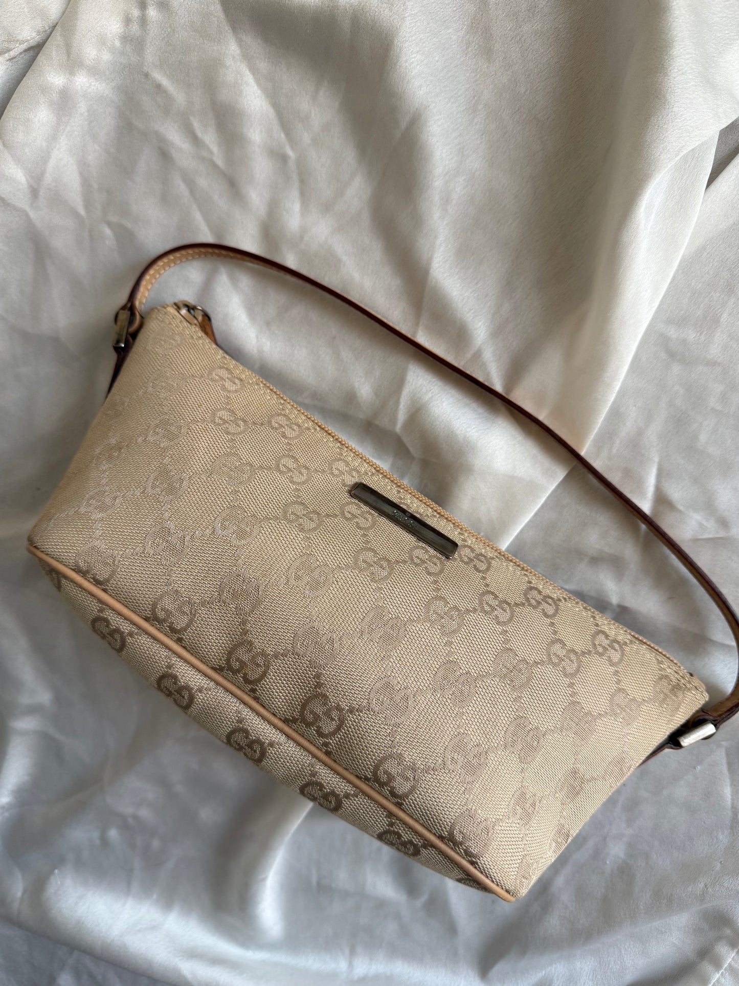 Gucci boat monogram pelle beige chiaro