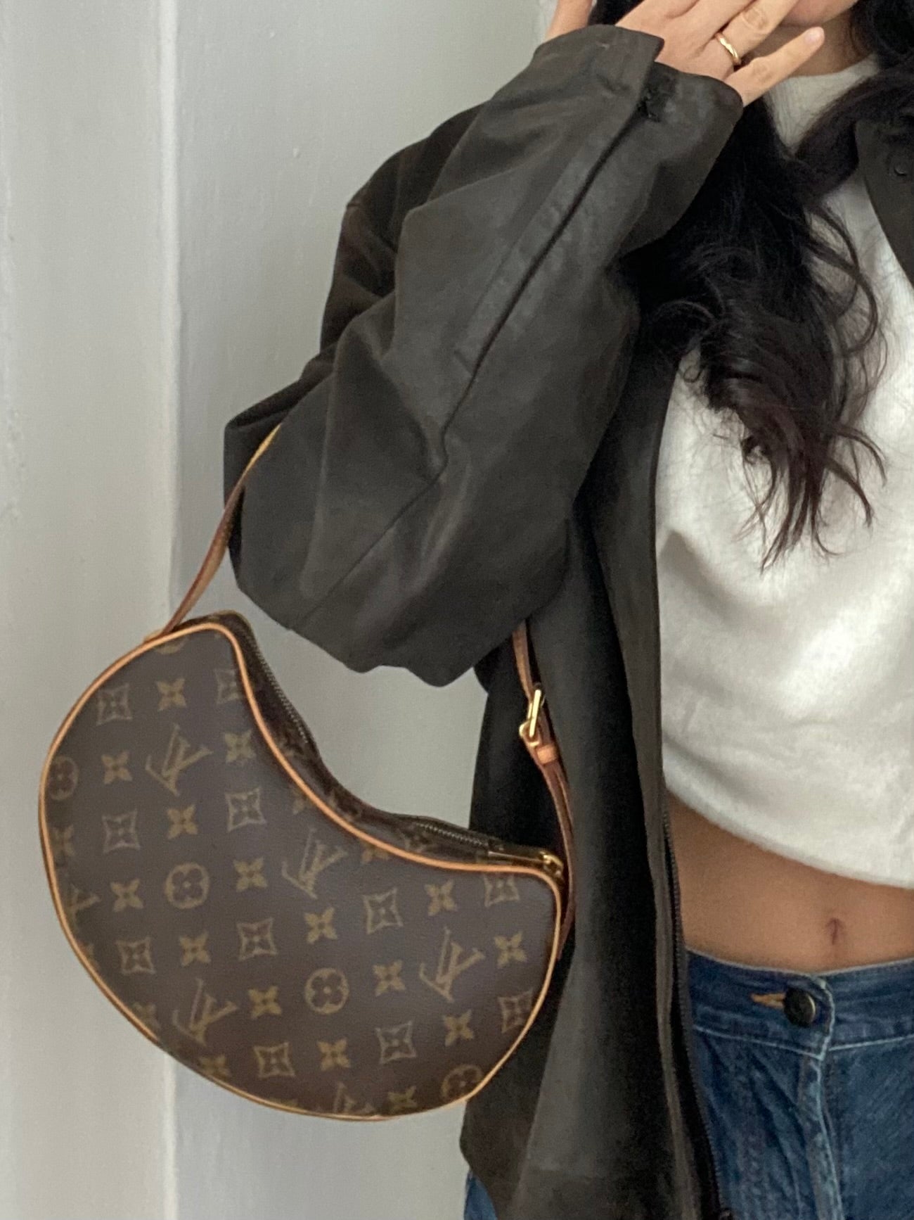 Louis Vuitton croissant pm