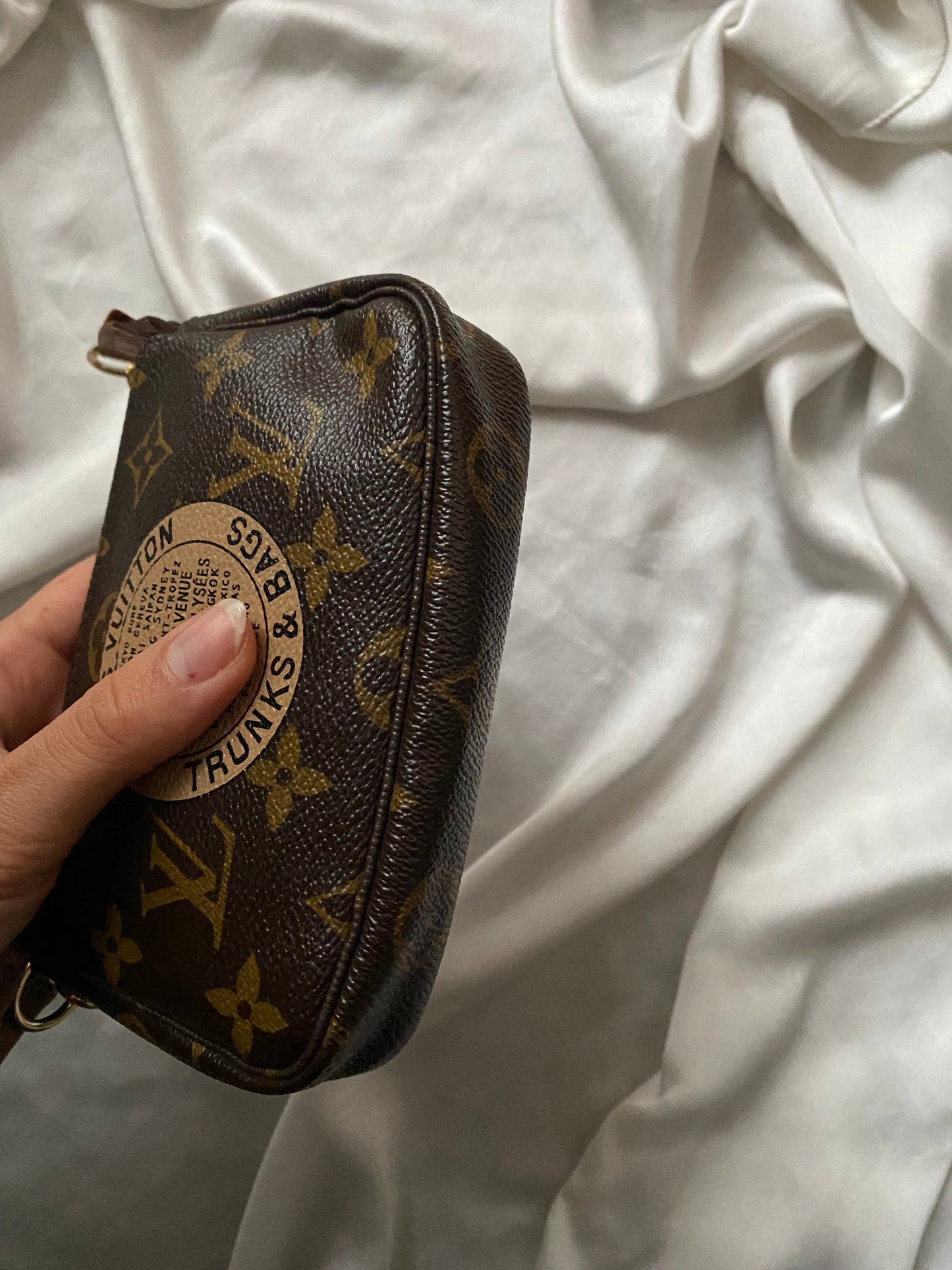 Louis Vuitton mini clutch bag accessoire ed. Trunks &amp; Bags Limited