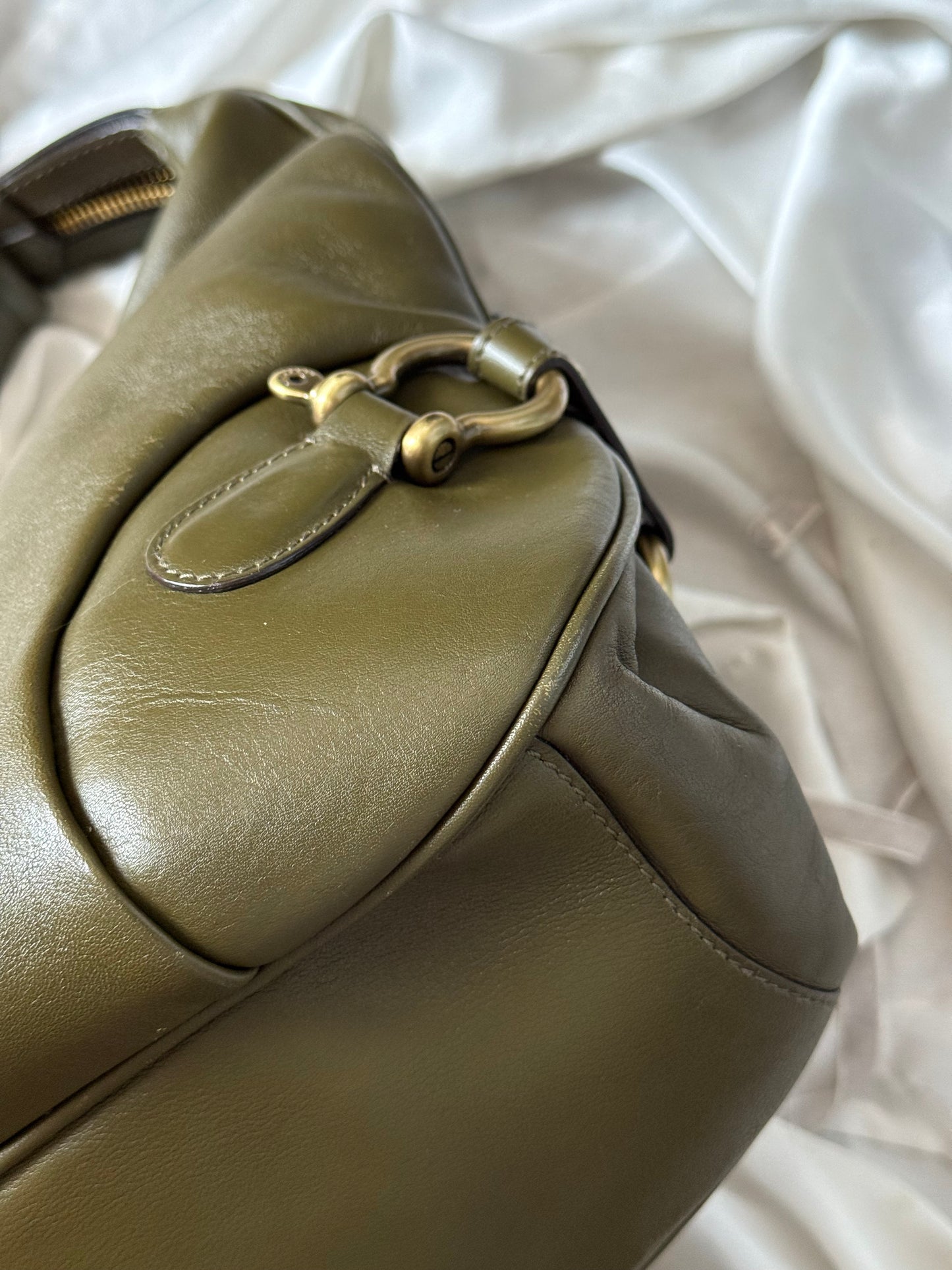 Burberry hobo olive green