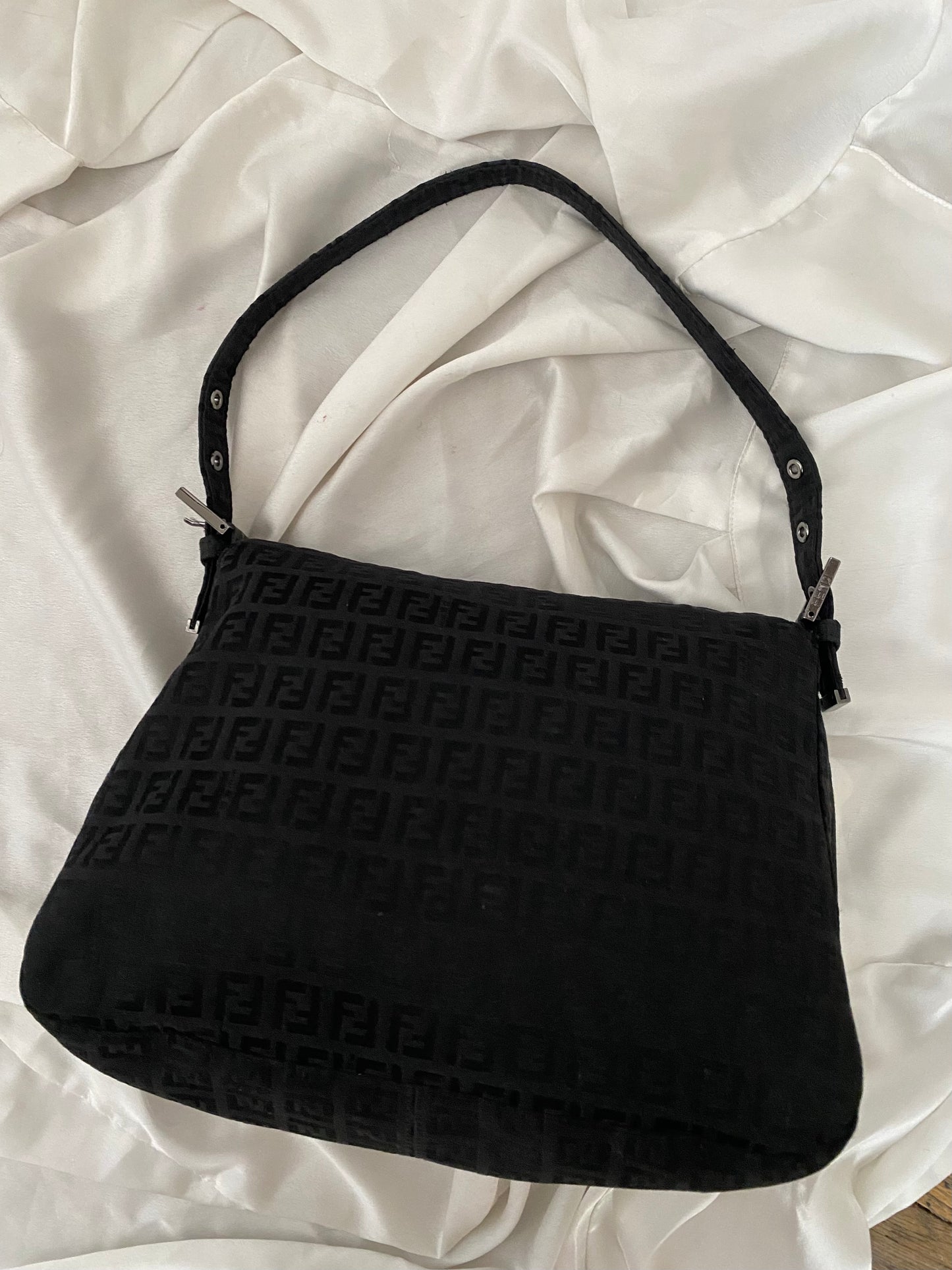 Fendi mom baguette zucchini black