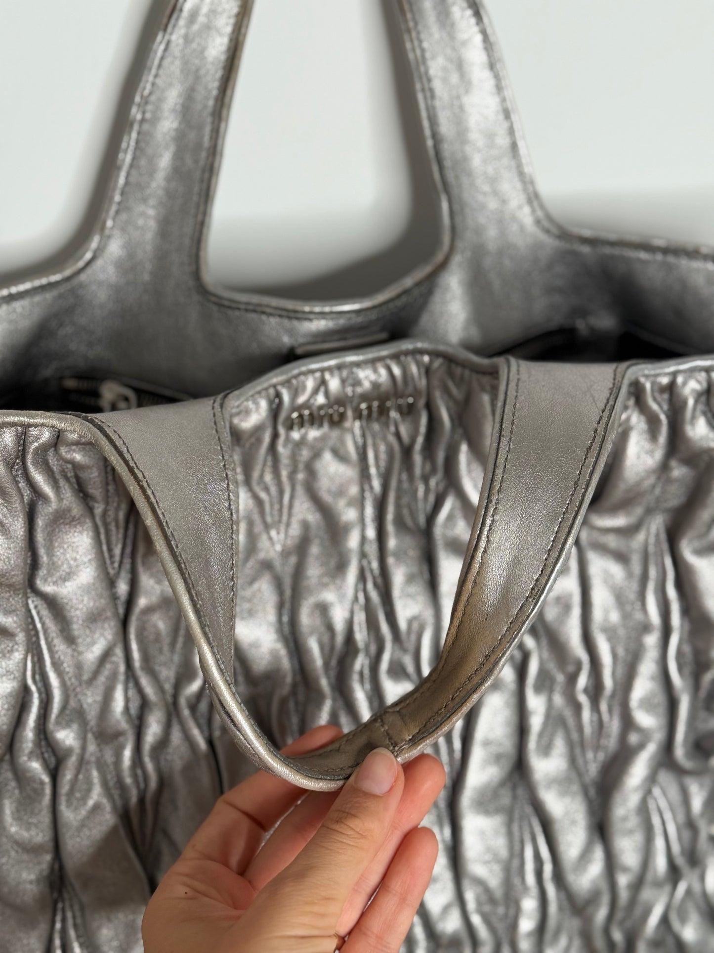 Miu Miu shopping tote argento