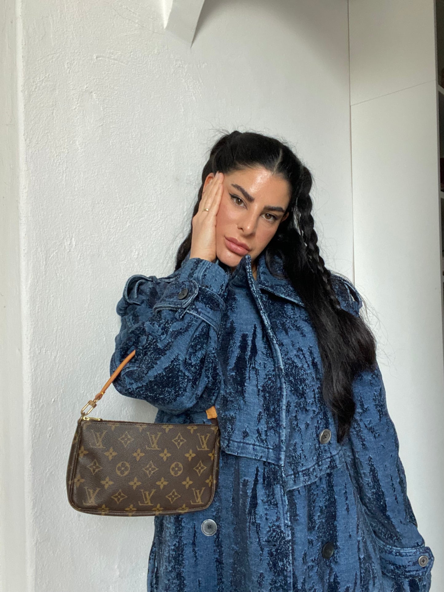 Louis Vuitton pochette accessoire monogram miele