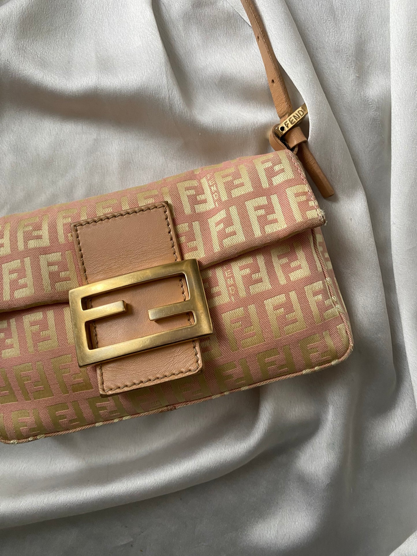 Fendi mini baguette pink monogram zucchini
