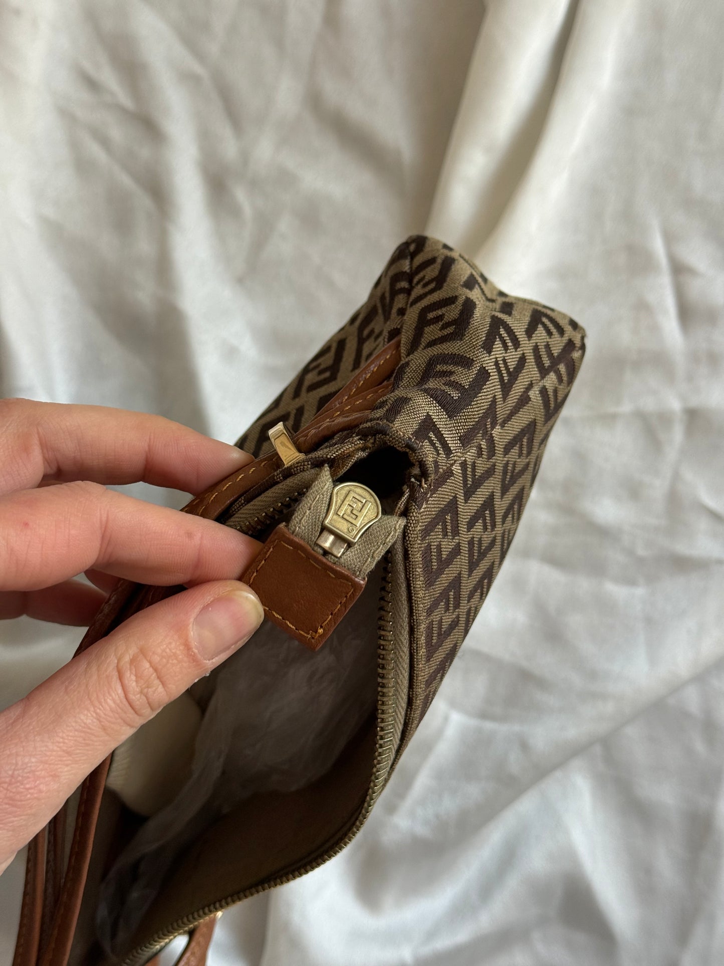 Fendi pochette gold charm manico pelle