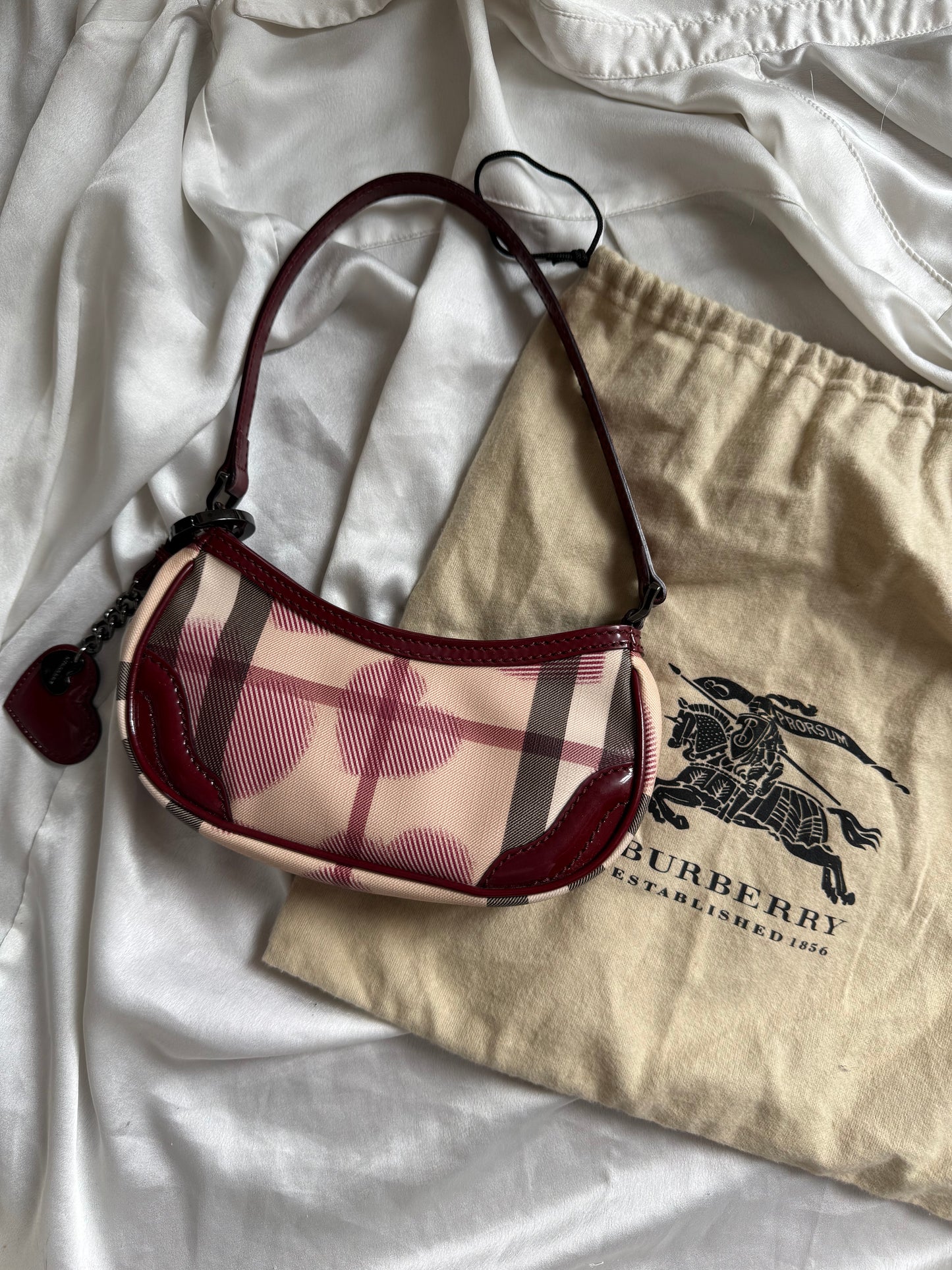 Burberry nova check painted hearts