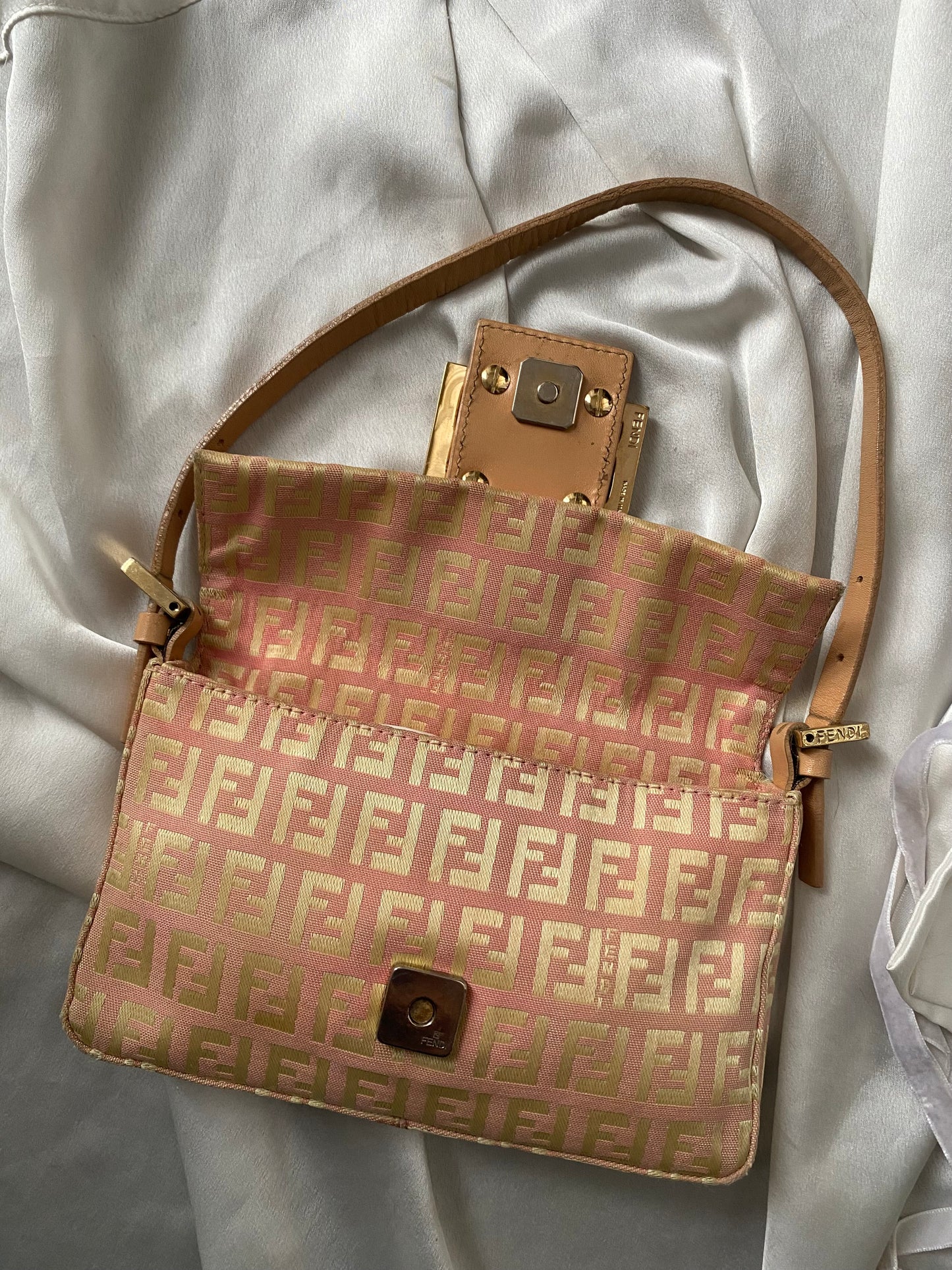 Fendi mini baguette pink monogram zucchini