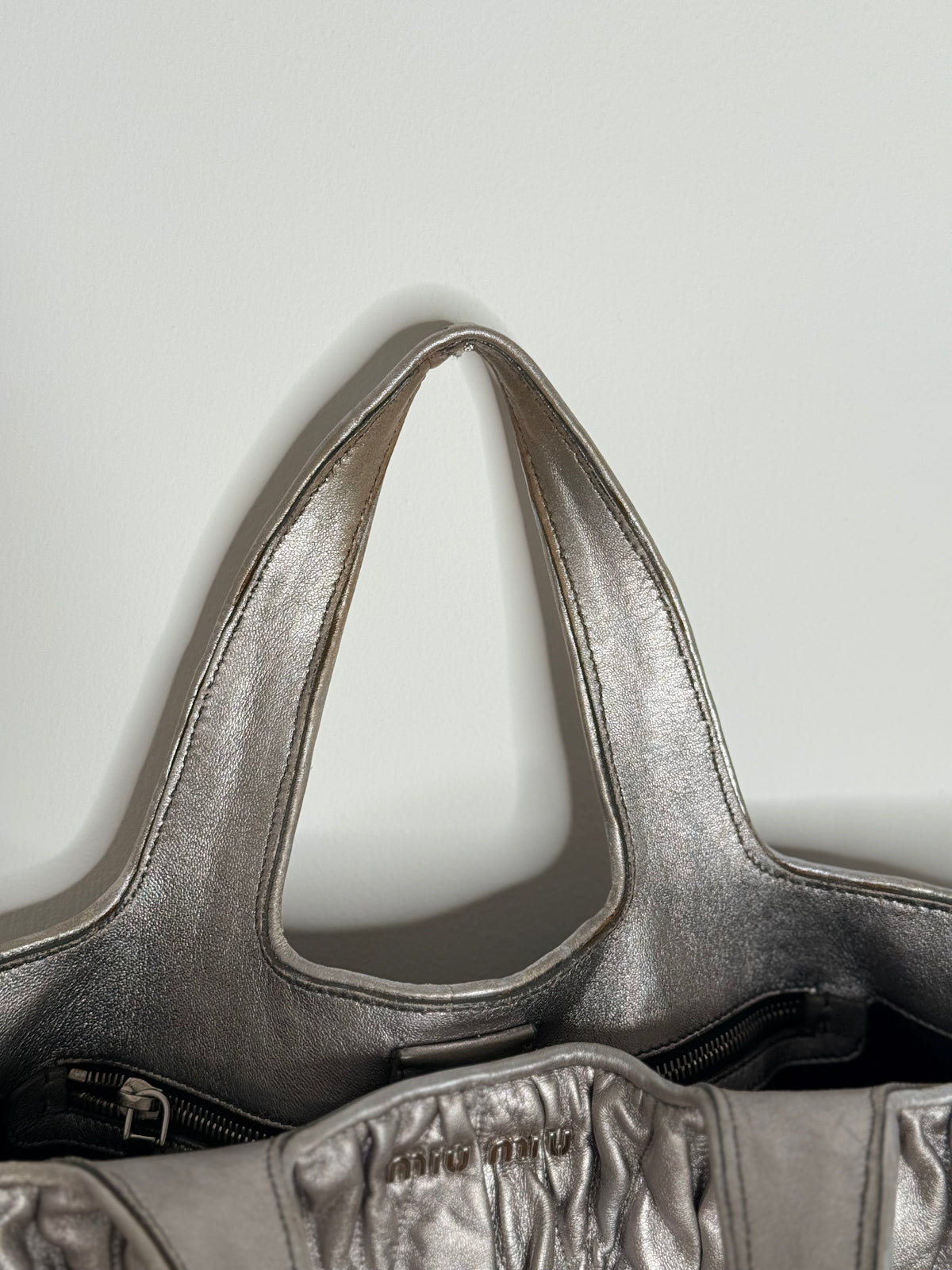 Miu Miu shopping tote argento