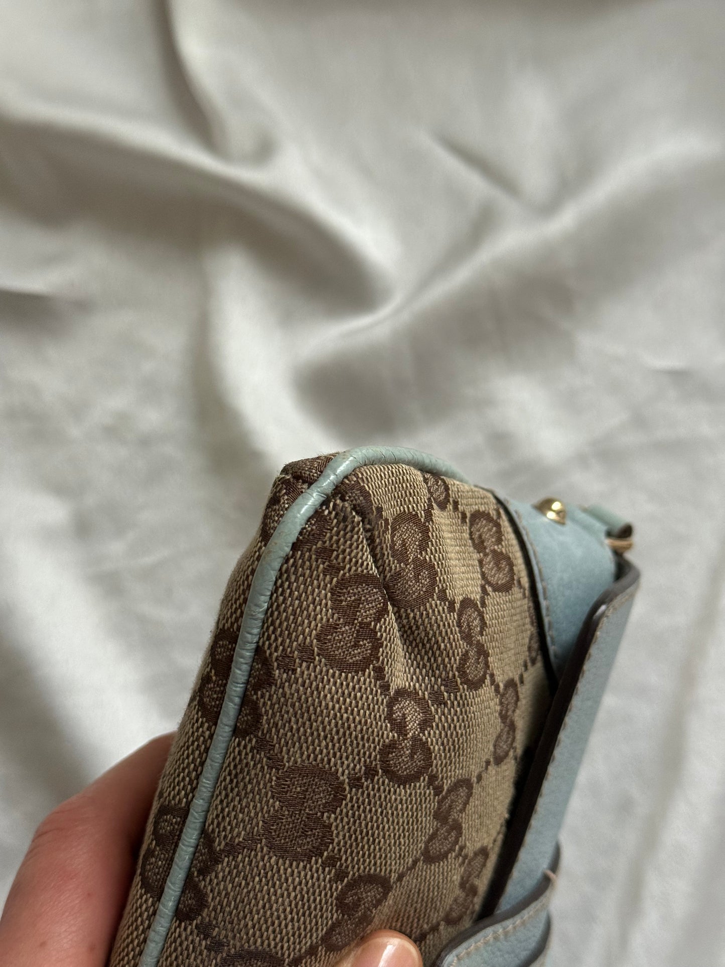 Gucci pochette monogram heartlock light blue