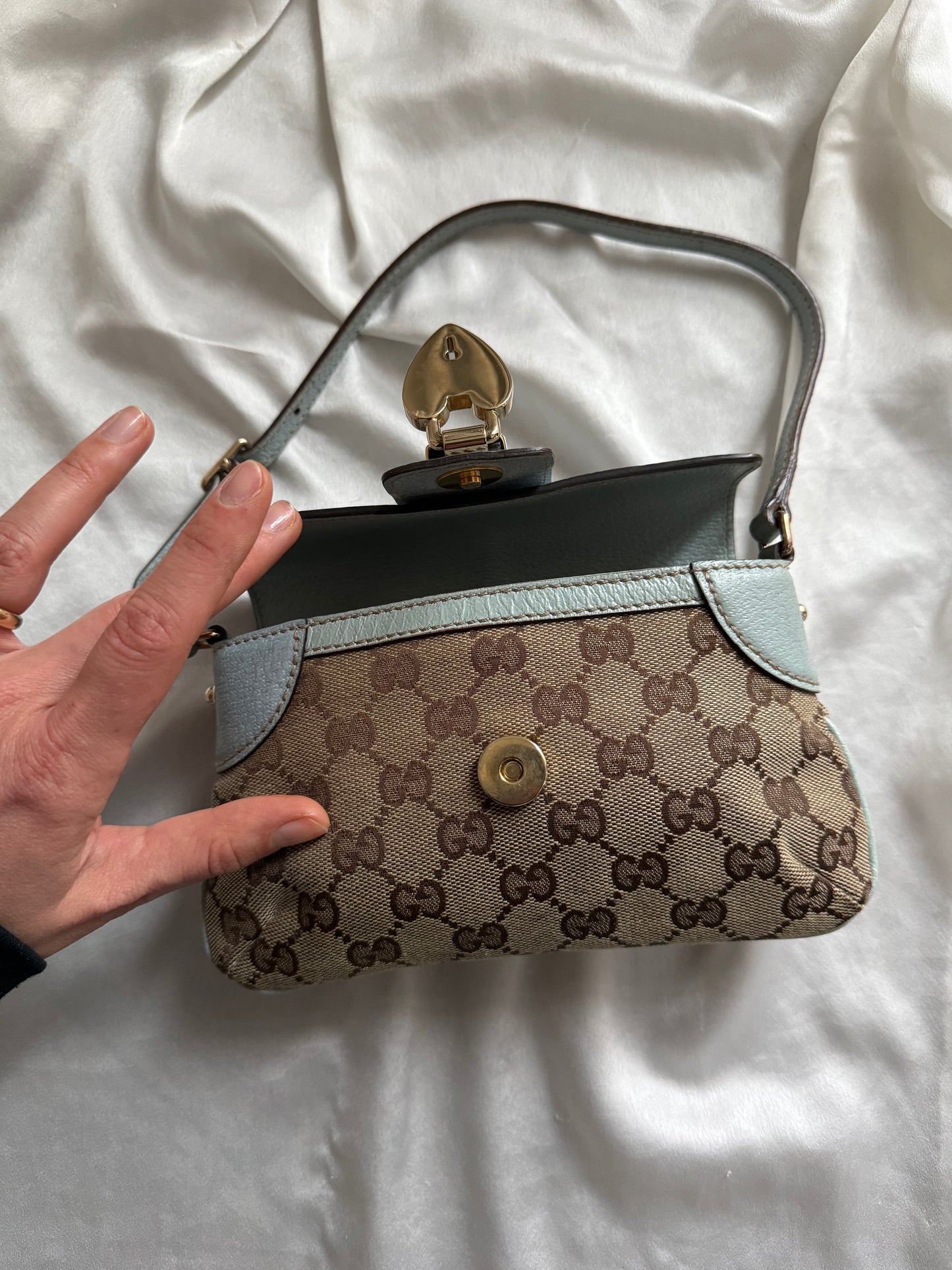 Gucci pochette monogram heartlock light blue