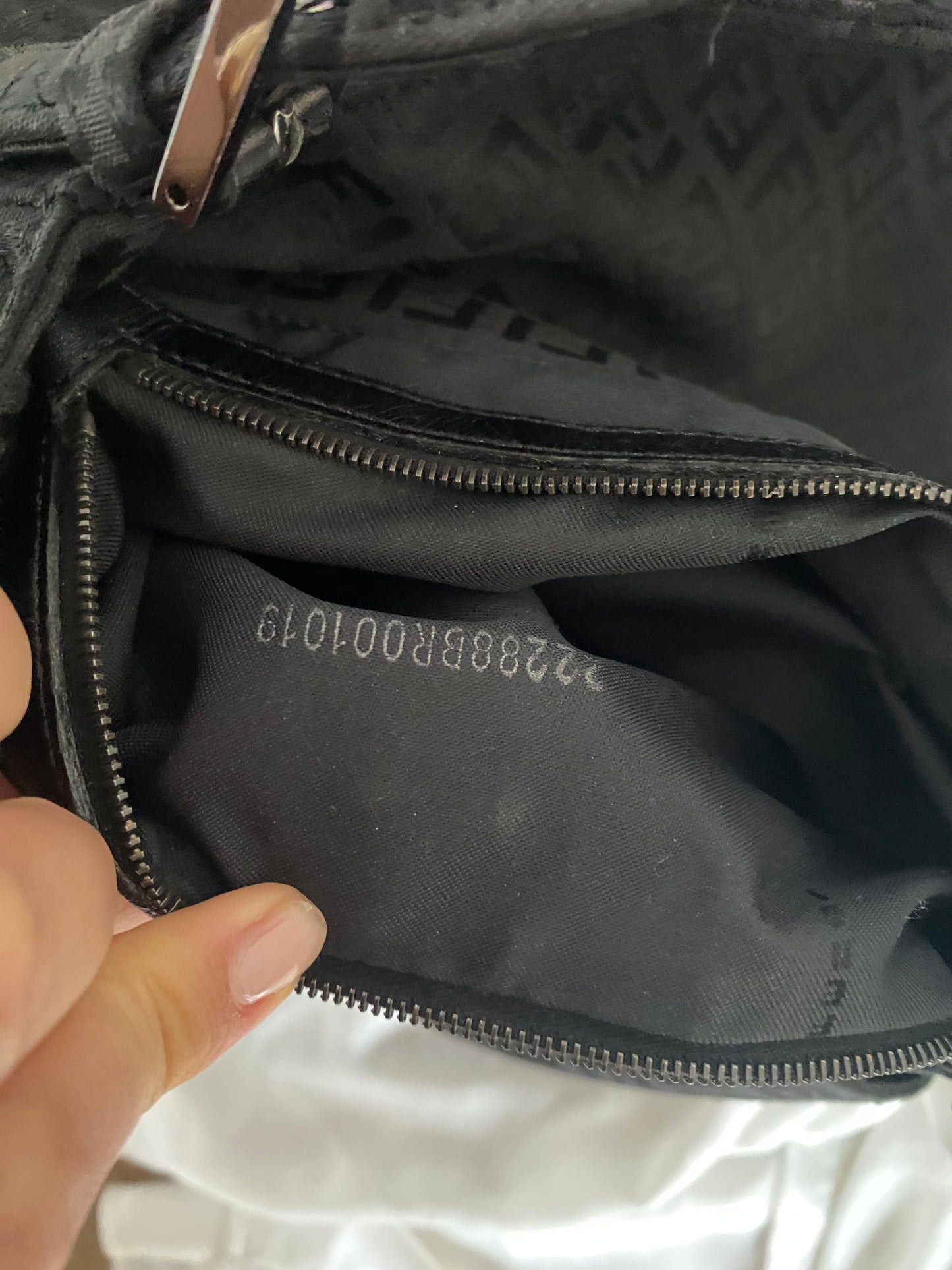 Fendi mom baguette zucchini black