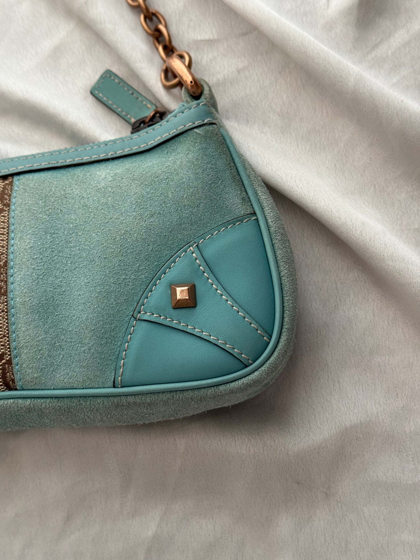 Gucci nailhead pochette azzurro