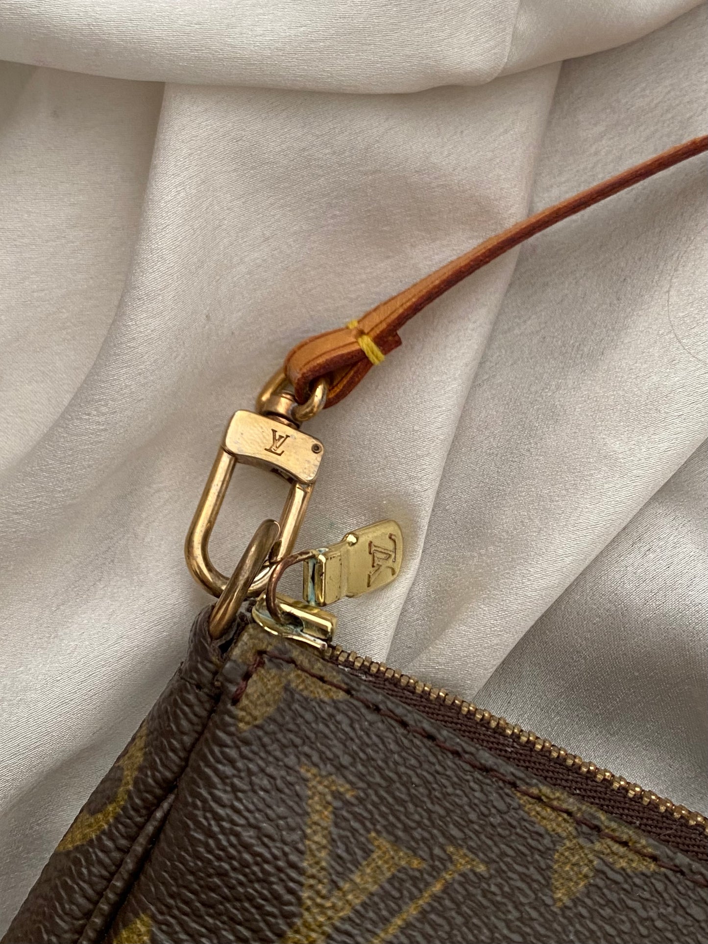 Louis Vuitton pochette accessoire ottime condizioni