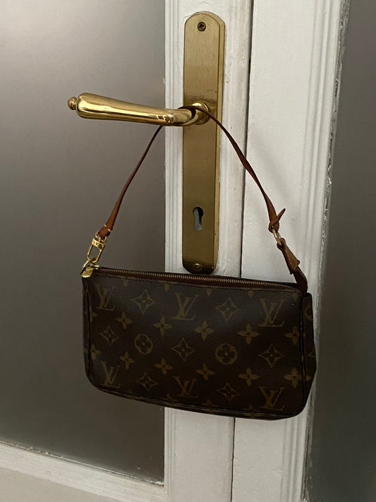 Louis Vuitton classic monogram accessory clutch bag