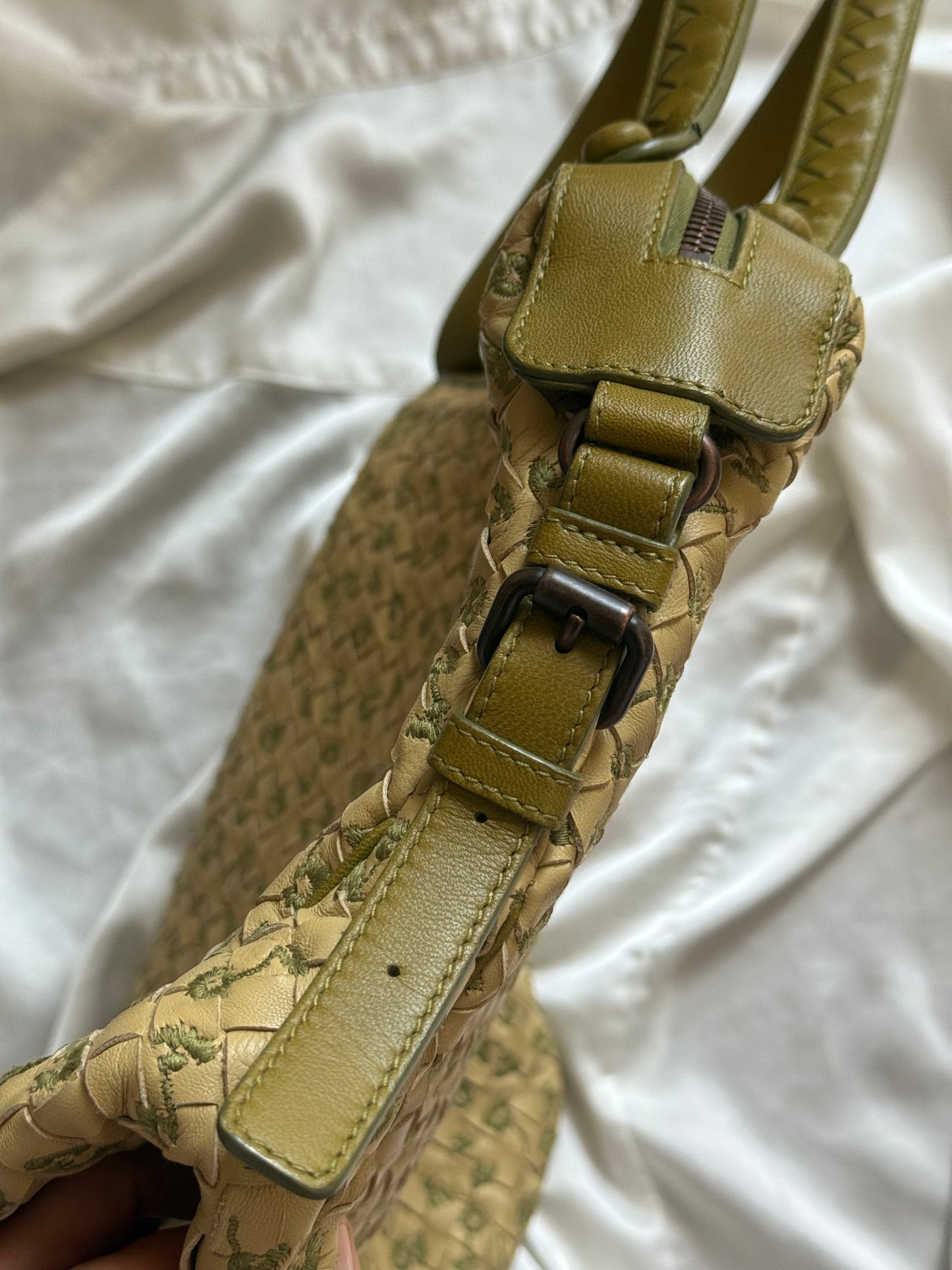 Bottega Veneta belly 76 intrecciato margherite