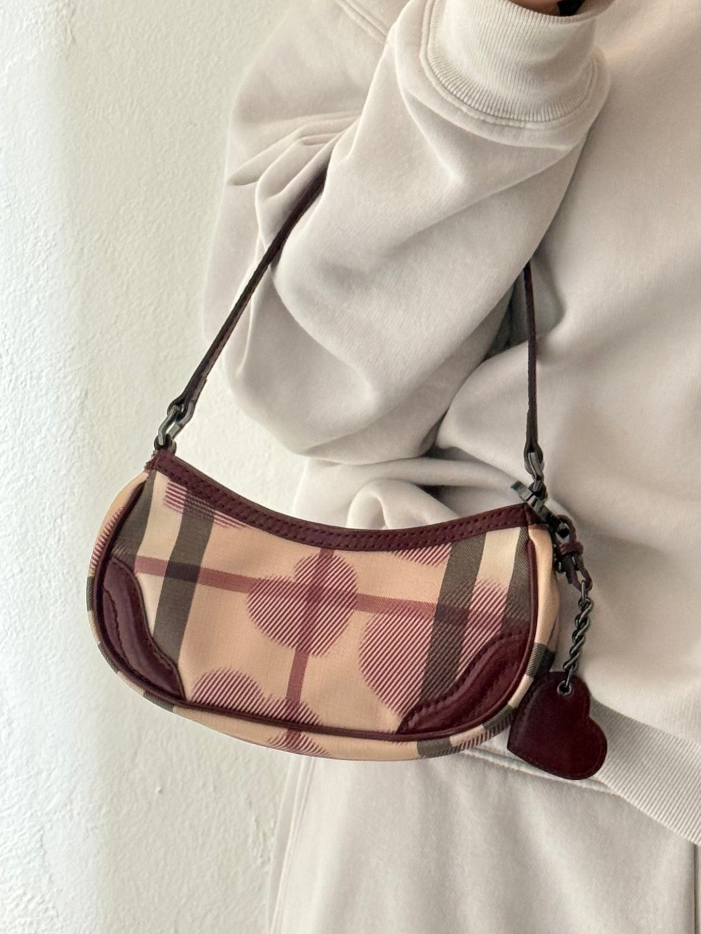 Burberry nova check painted hearts