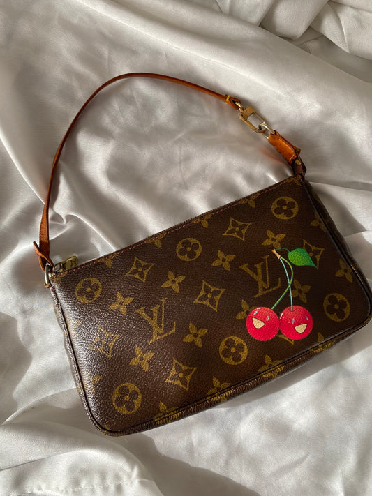 Louis Vuitton pouch accessoire cerises