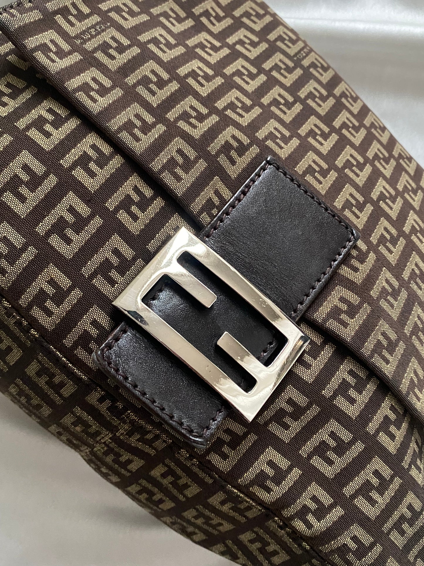 Fendi mom baguette zucchini brown