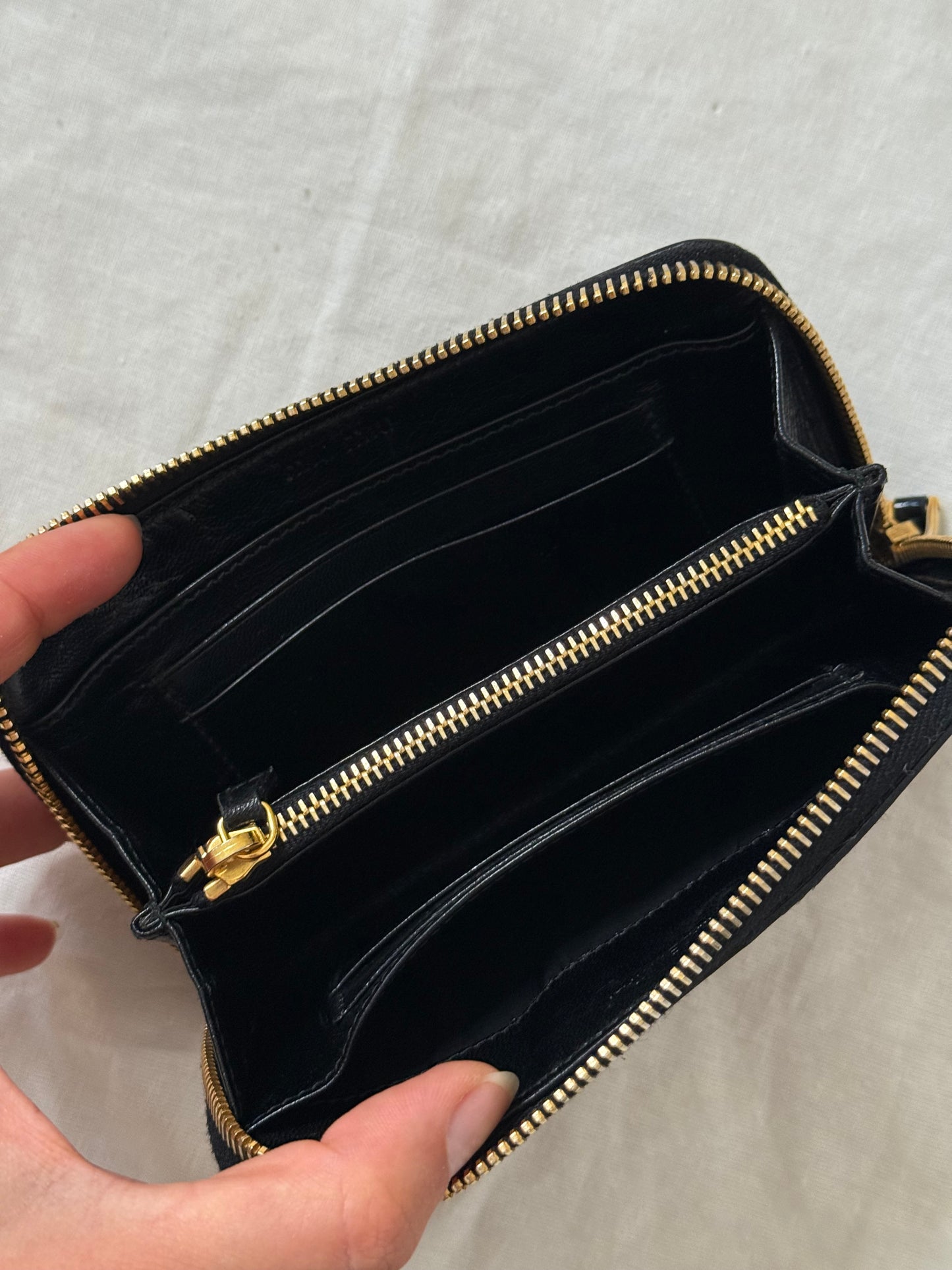 Miu miu portafoglio pelle verniciata nero e rosa