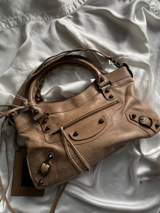 Balenciaga first seigle