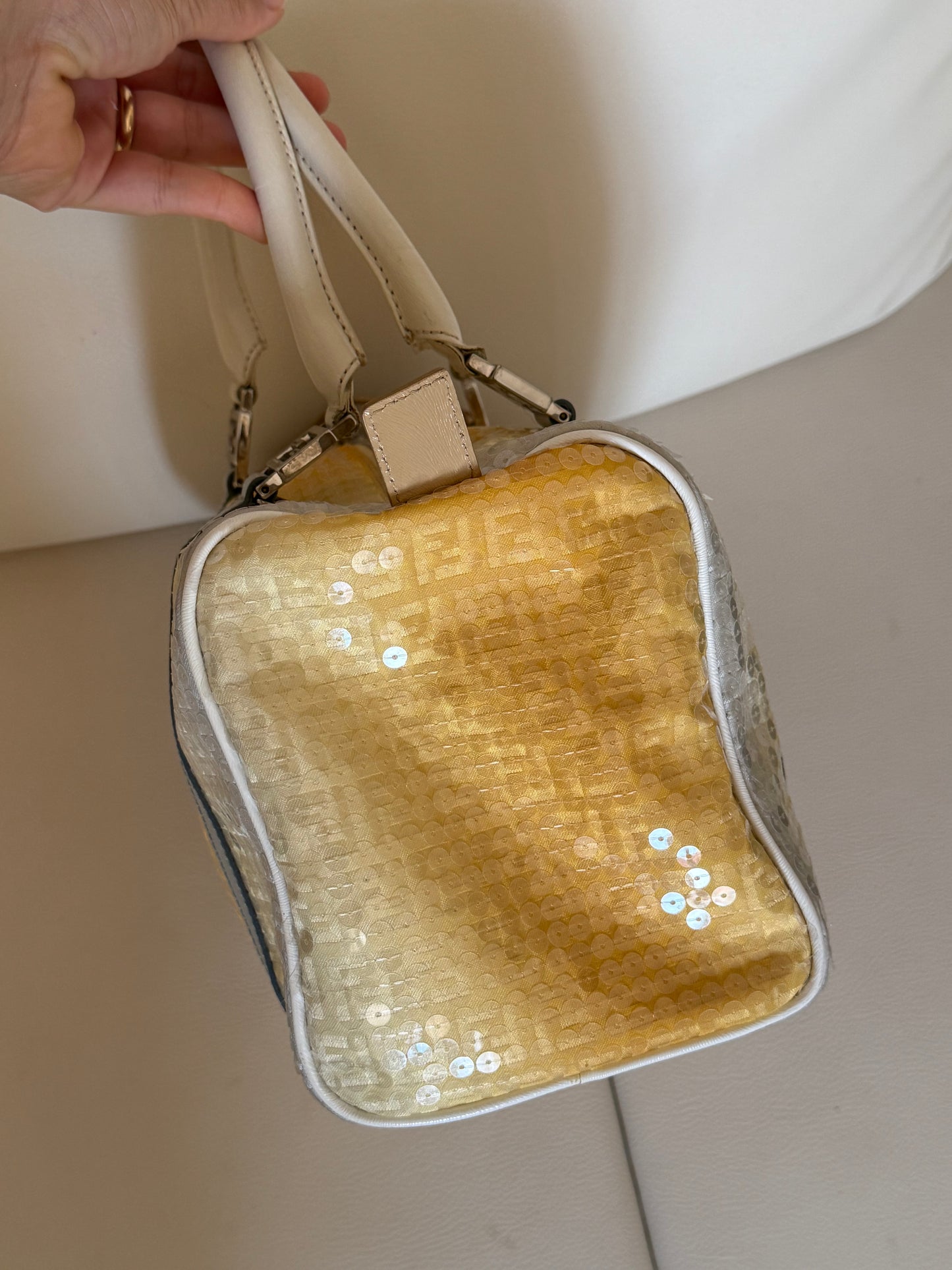Bauletto Fendi small monogram zucchino paillette giallo