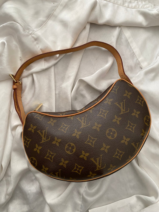 Louis Vuitton croissant pm