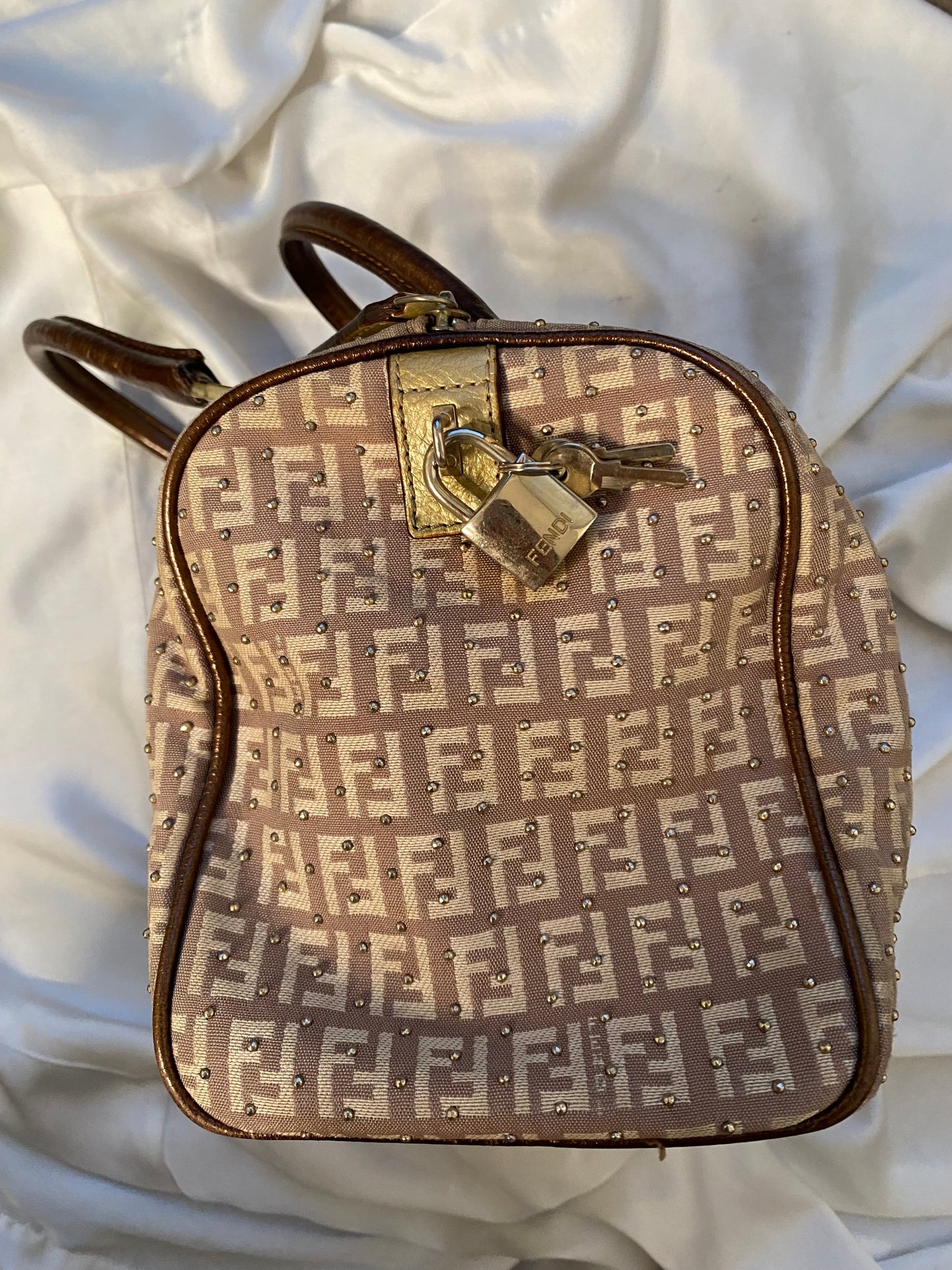 Fendi bauletto forever studs monogram zucchino cipria