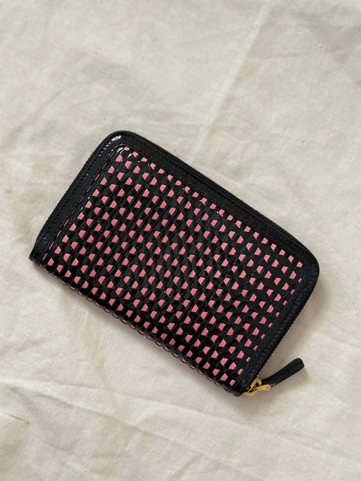 Miu miu portafoglio pelle verniciata nero e rosa