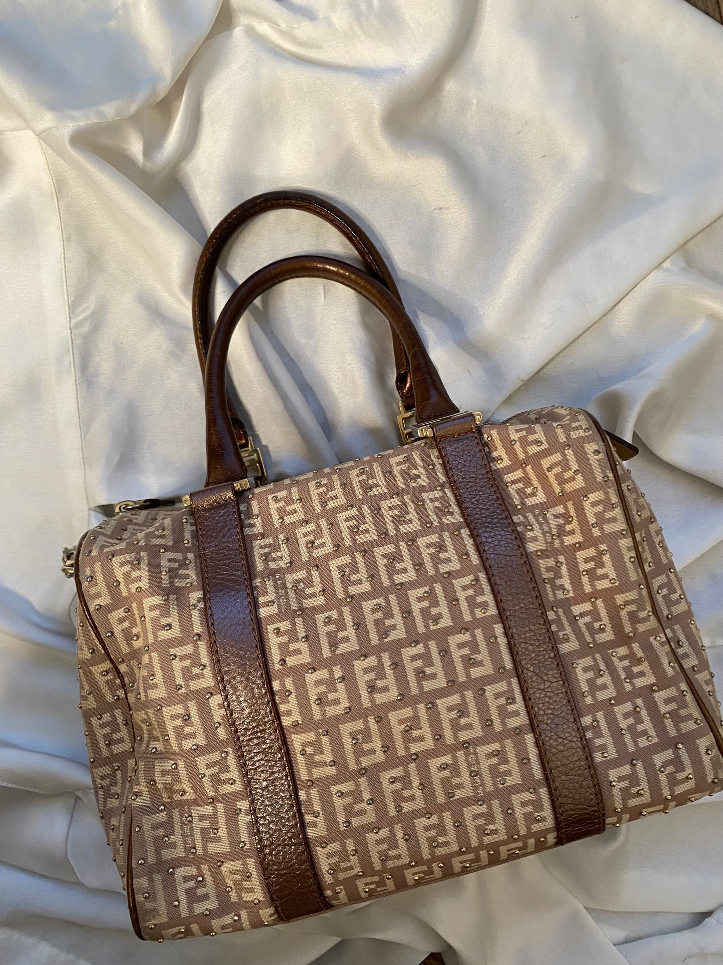 Fendi bauletto forever studs monogram zucchino cipria