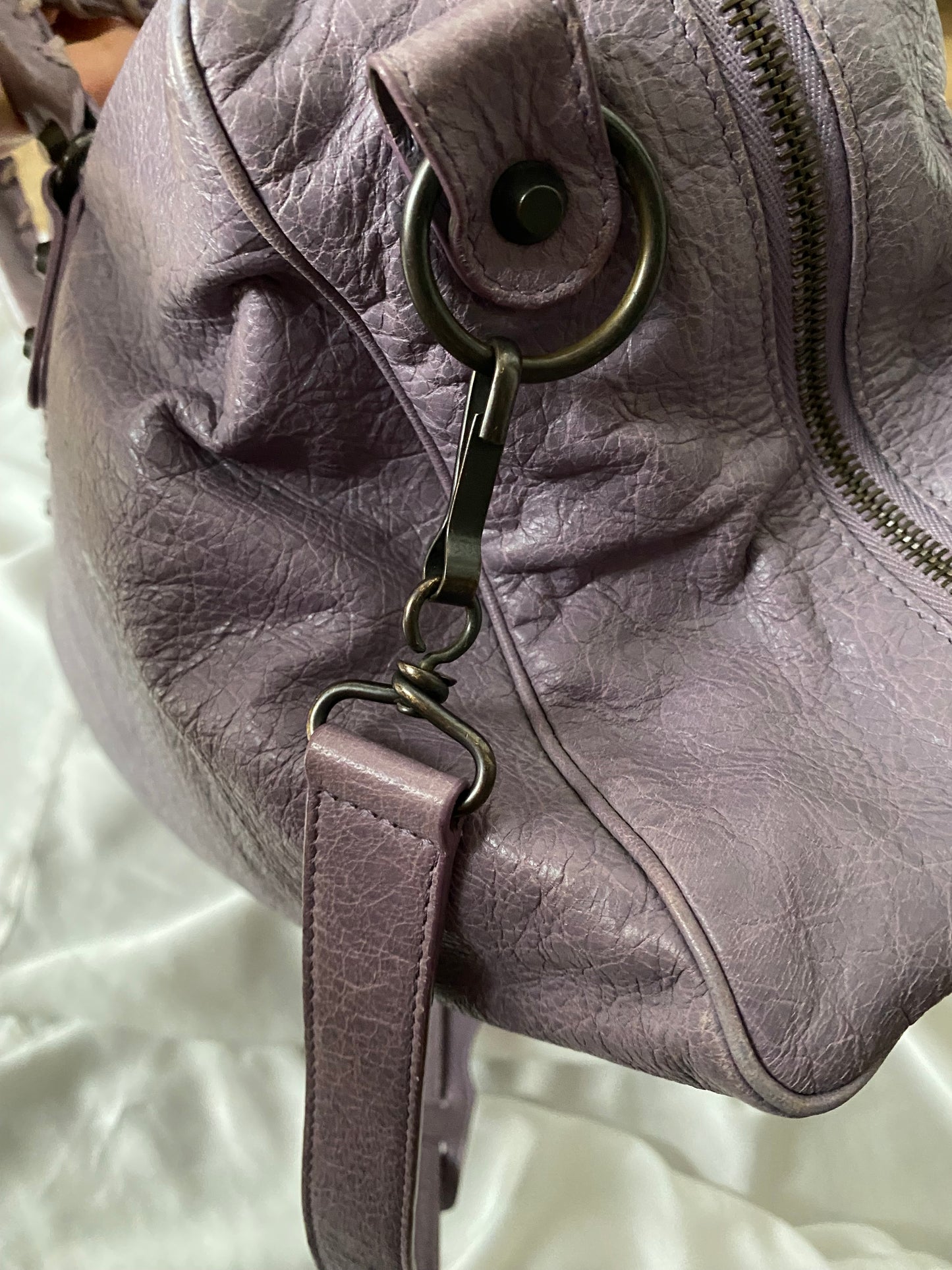 Balenciaga Polly glycine