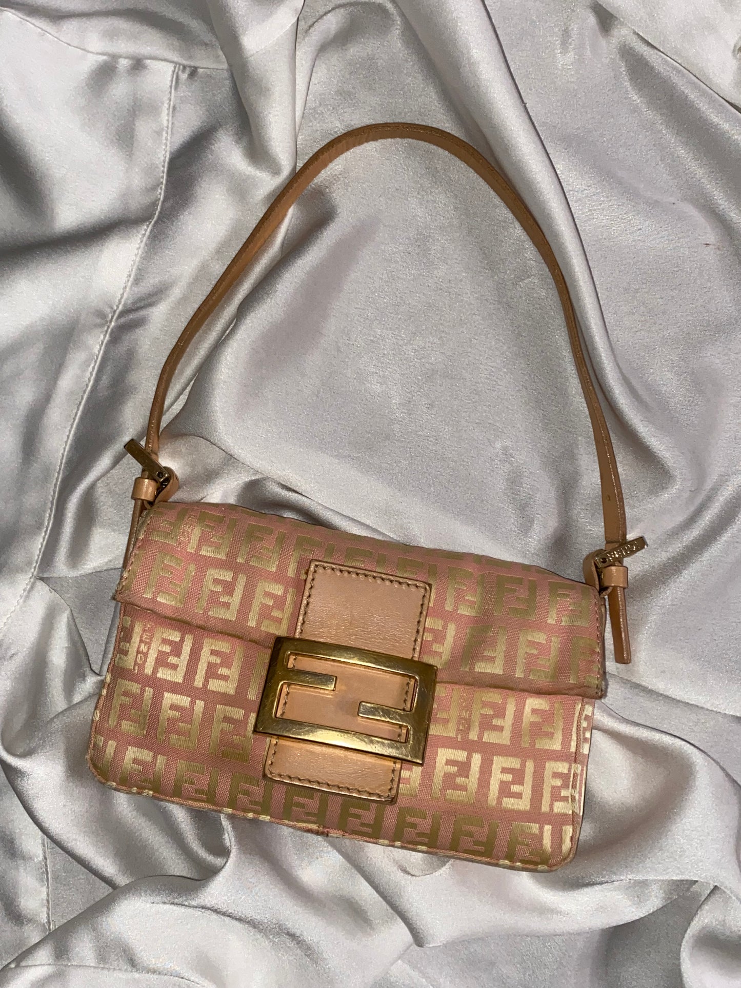 Fendi mini baguette pink monogram zucchini
