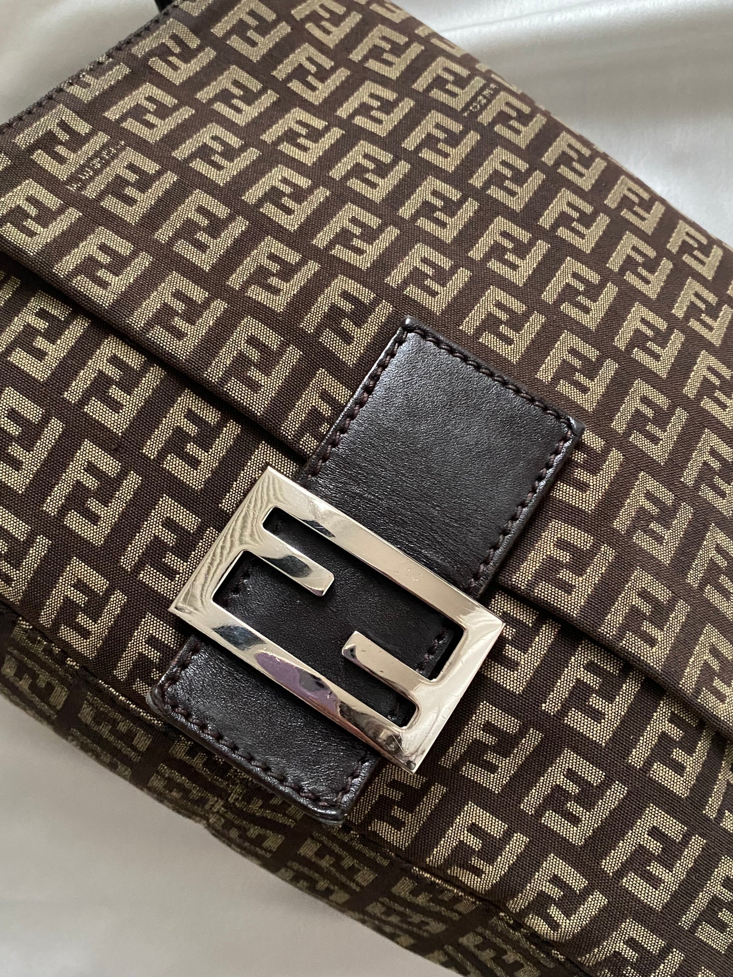 Fendi mom baguette zucchini brown