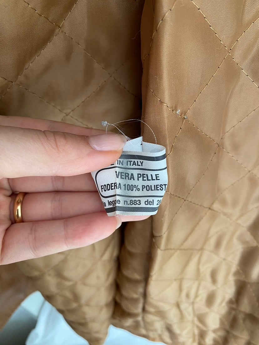 Tailored trench coat in genuine leather