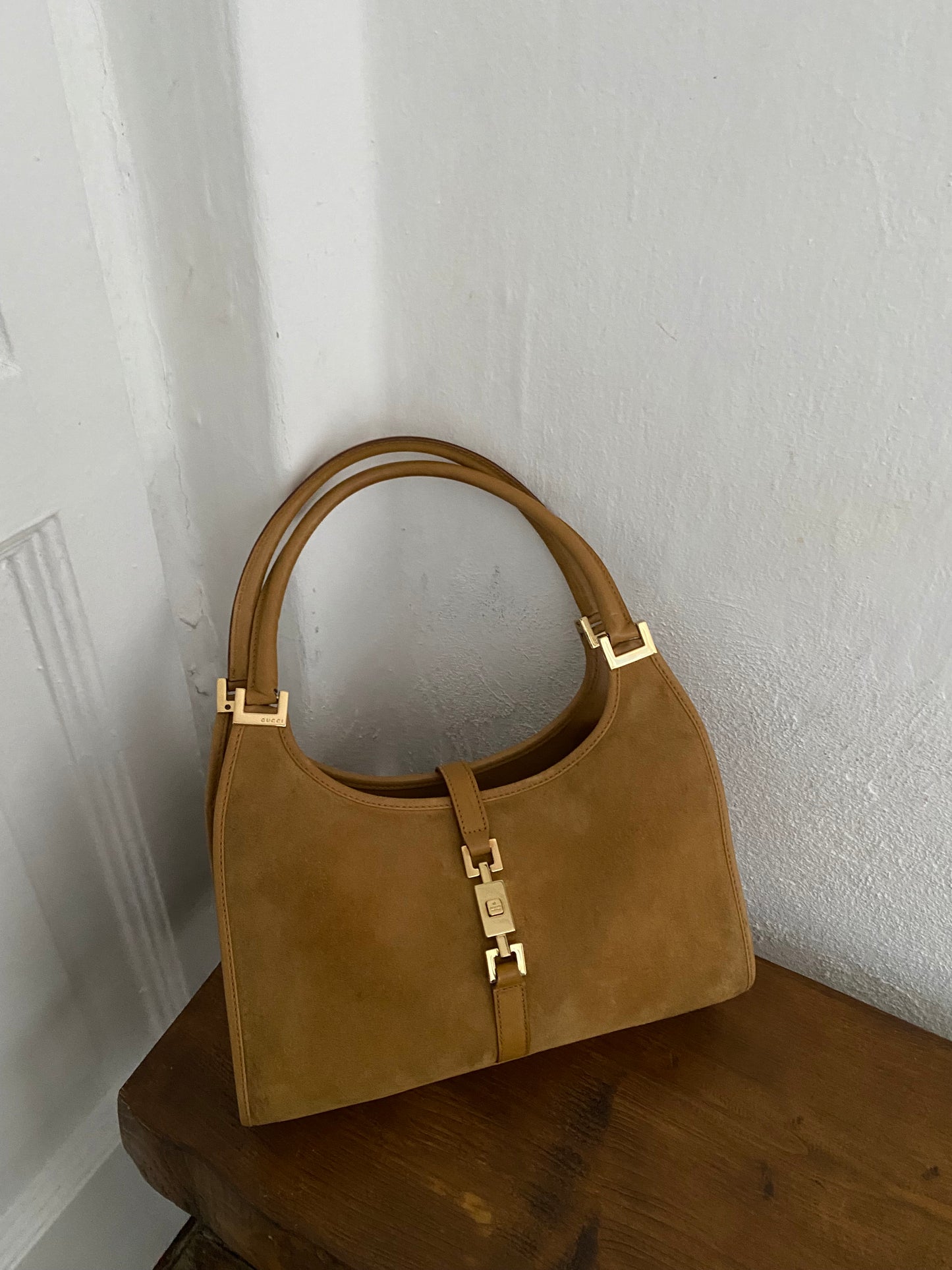 Gucci bardot small in suede