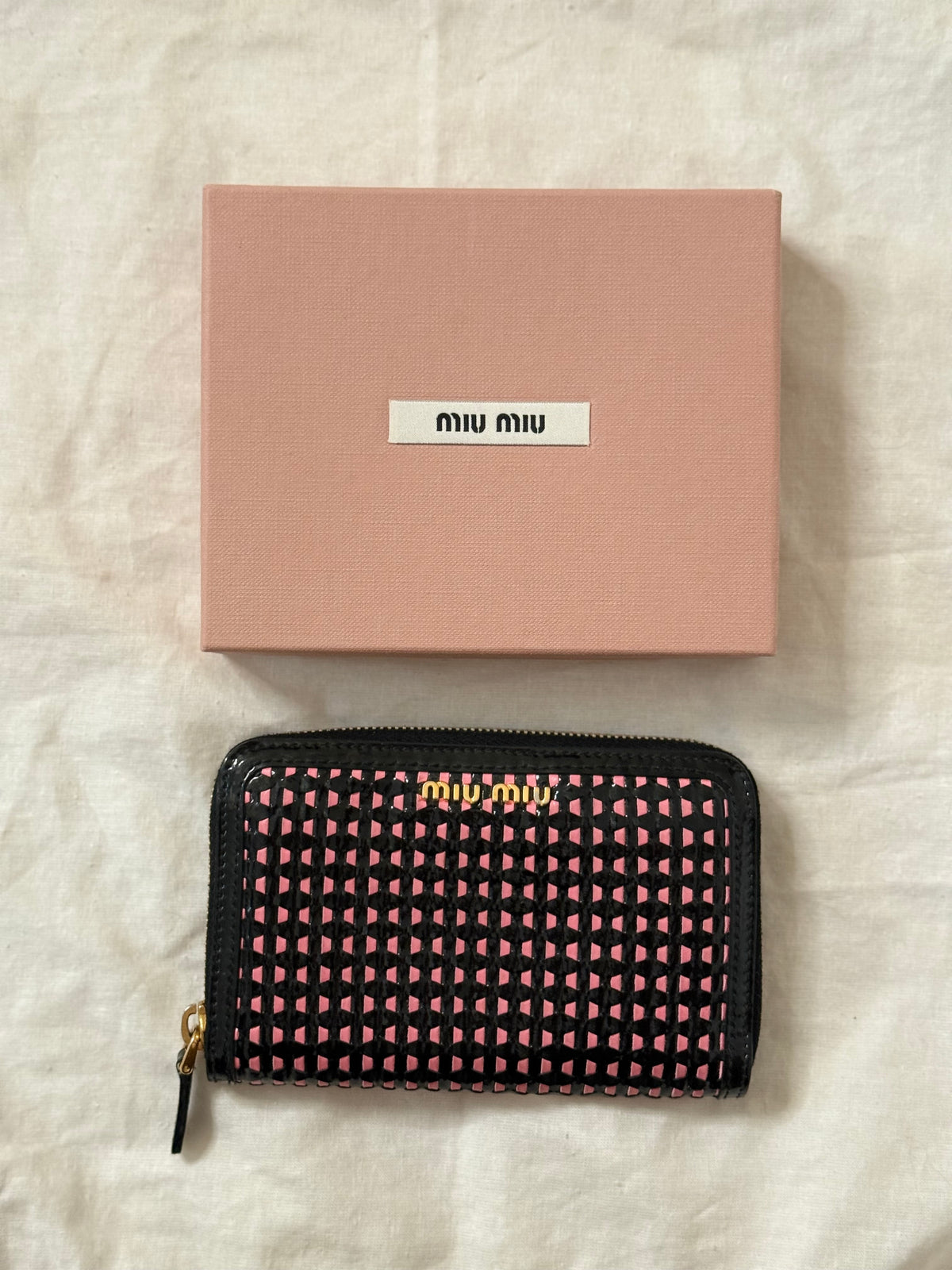 Miu miu portafoglio pelle verniciata nero e rosa
