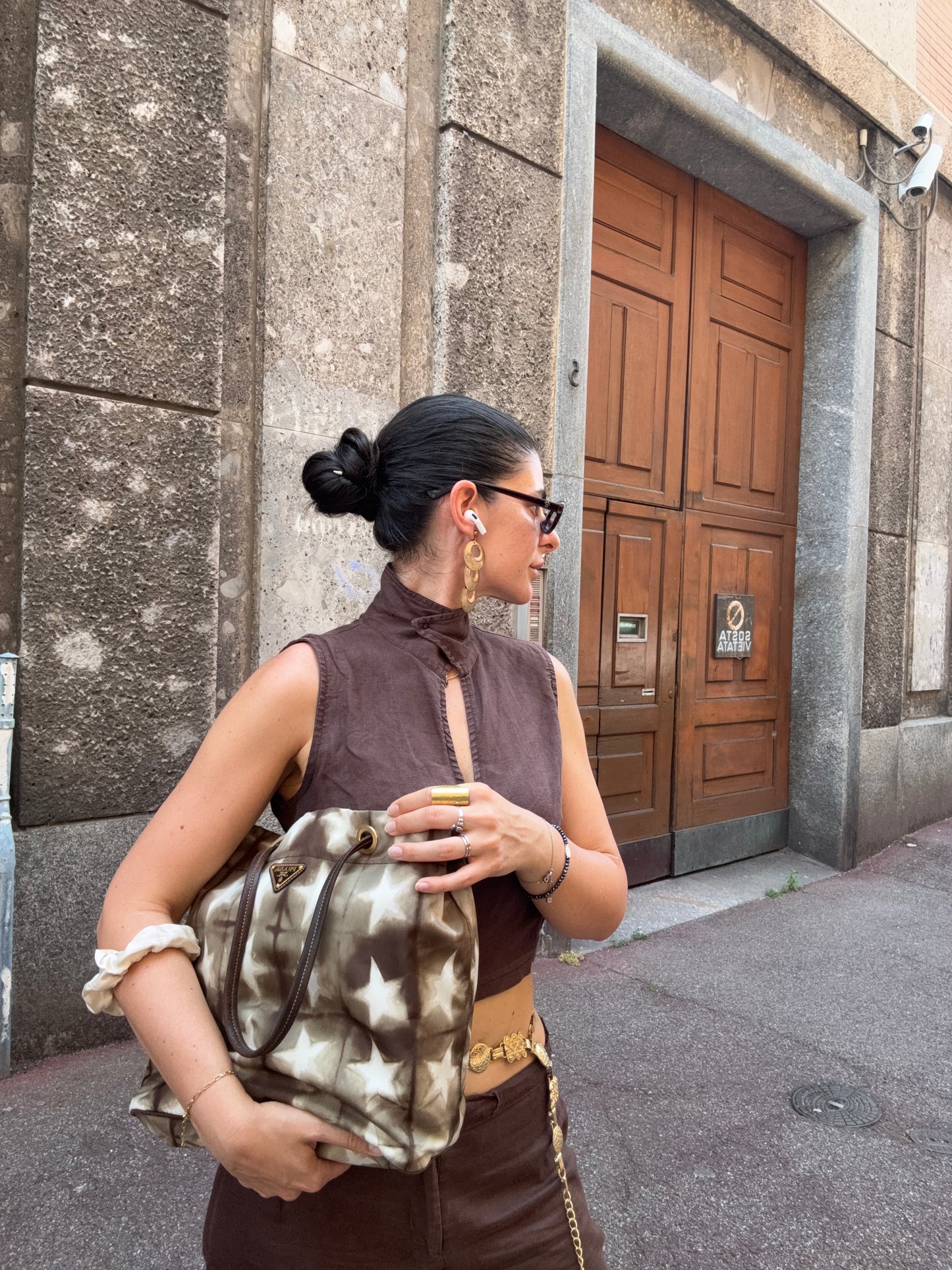 Prada shopping tote stars