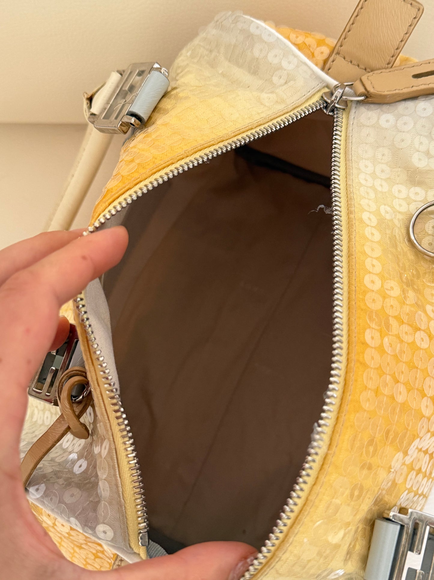 Bauletto Fendi small monogram zucchino paillette giallo