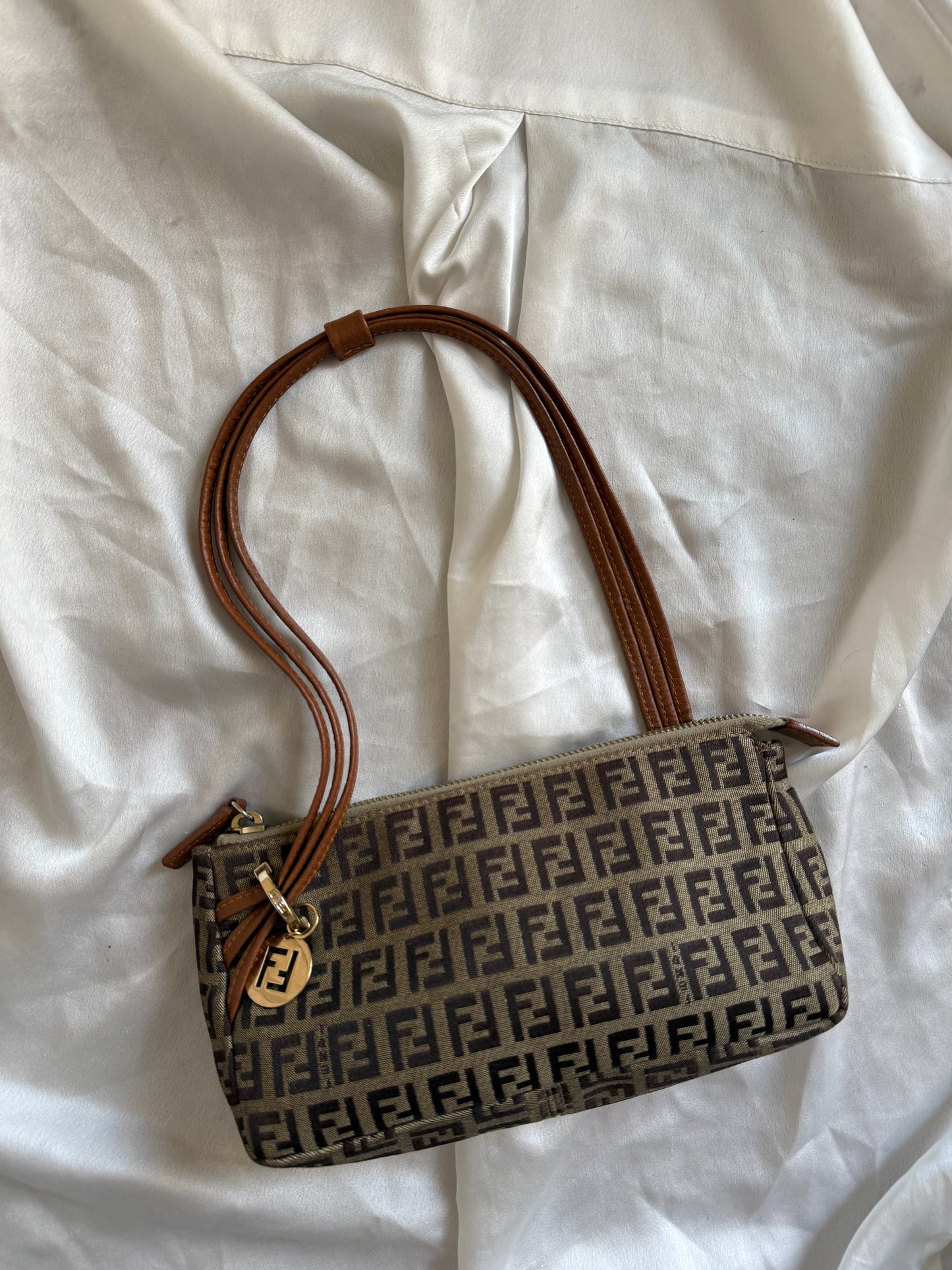 Fendi pochette gold charm manico pelle