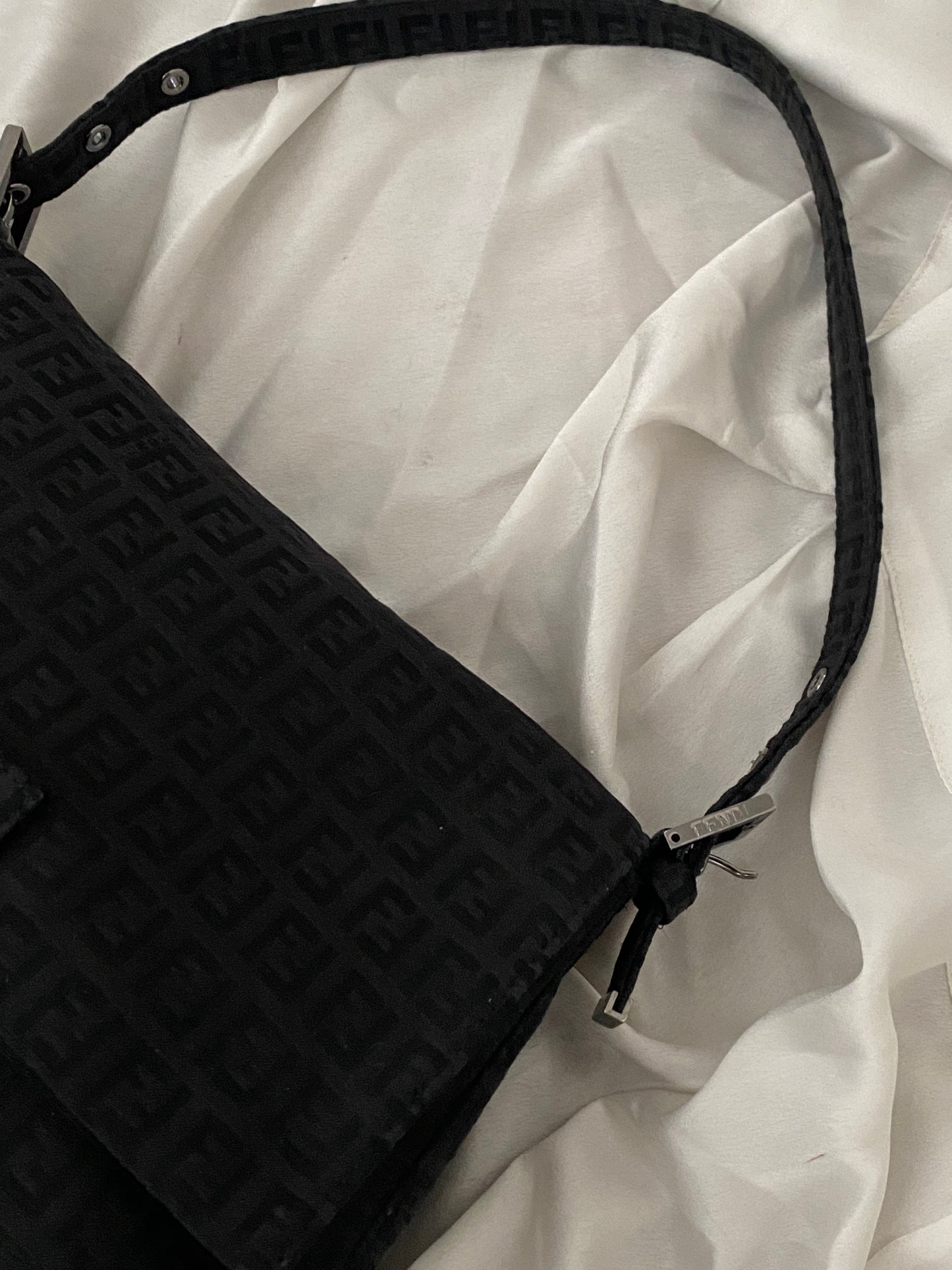 Fendi mom baguette zucchini black