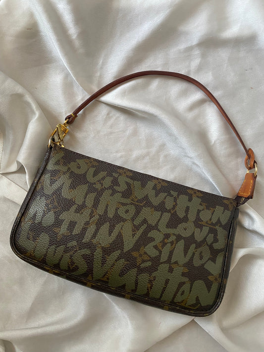 Louis Vuitton x Stephen Sprouse green graffiti accessory clutch bag