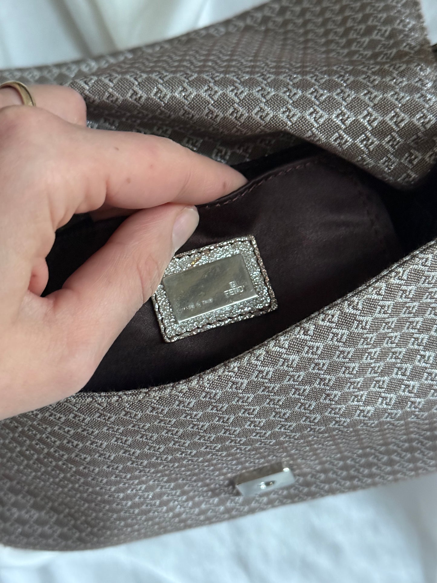 Fendi mini mamma baguette monogram argento