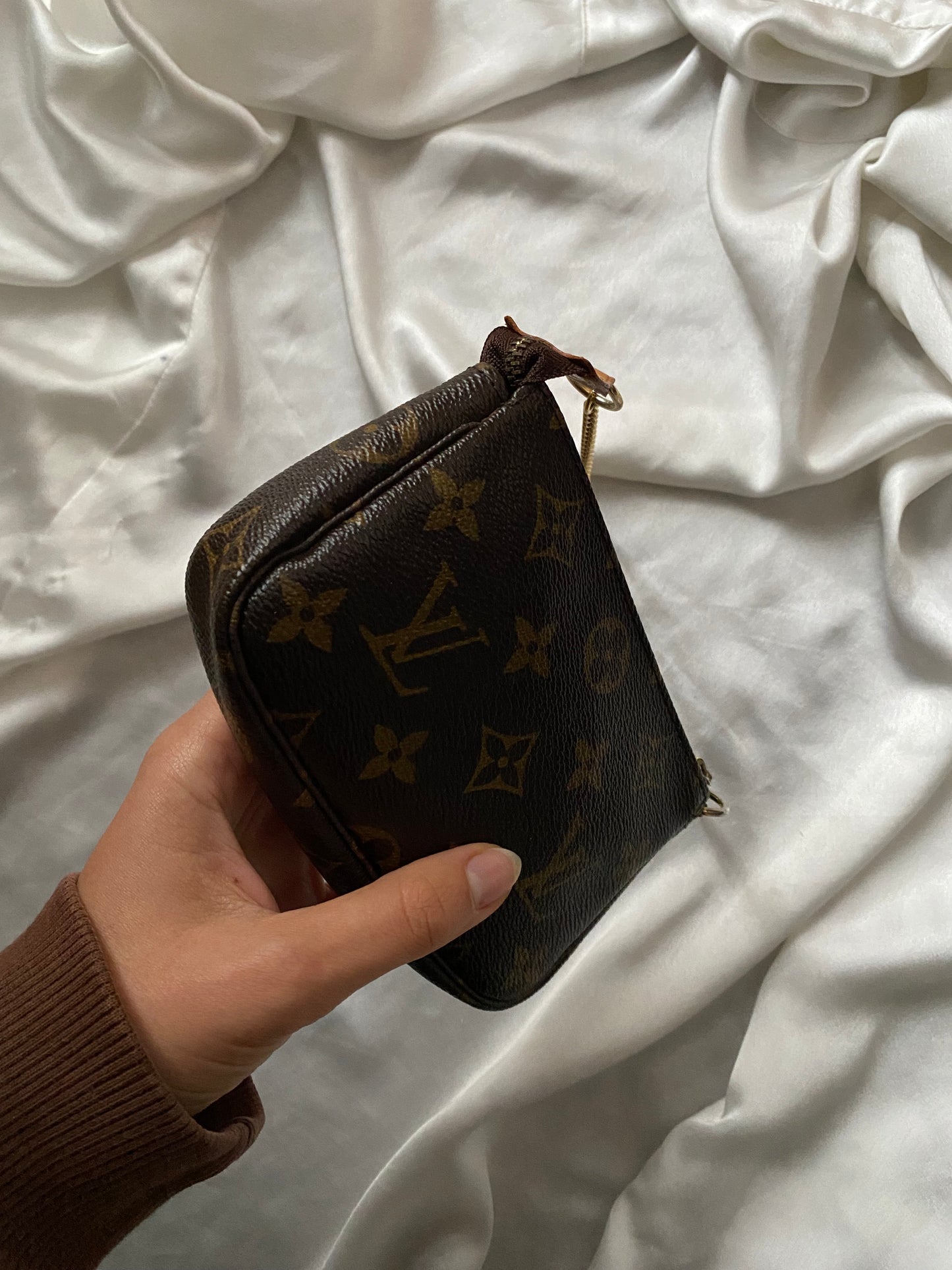 Louis Vuitton mini clutch bag accessoire ed. Trunks &amp; Bags Limited
