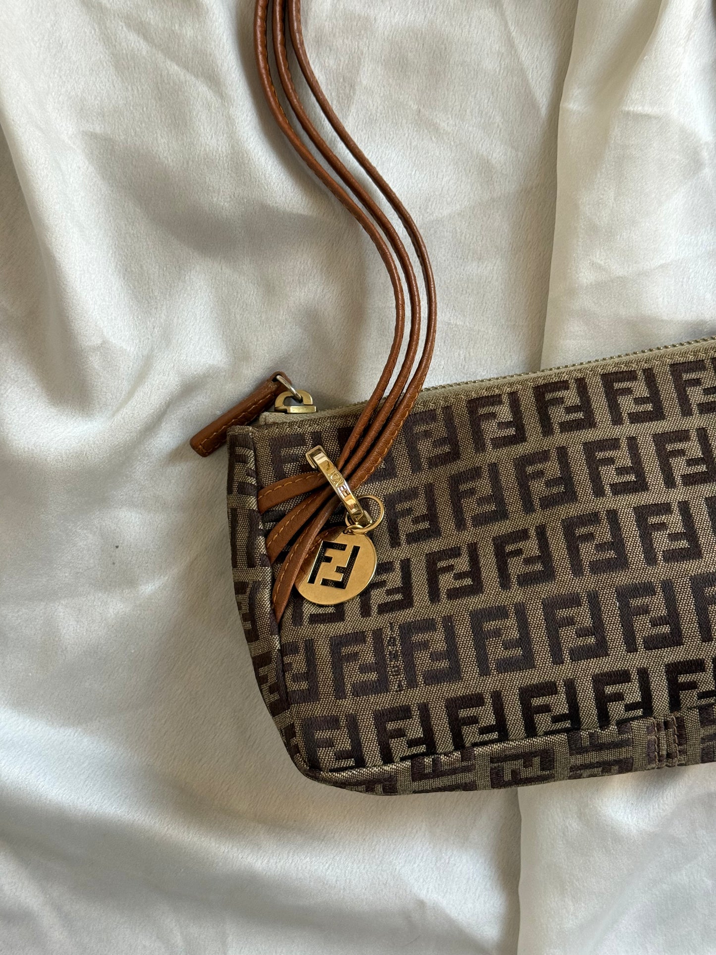 Fendi pochette gold charm manico pelle