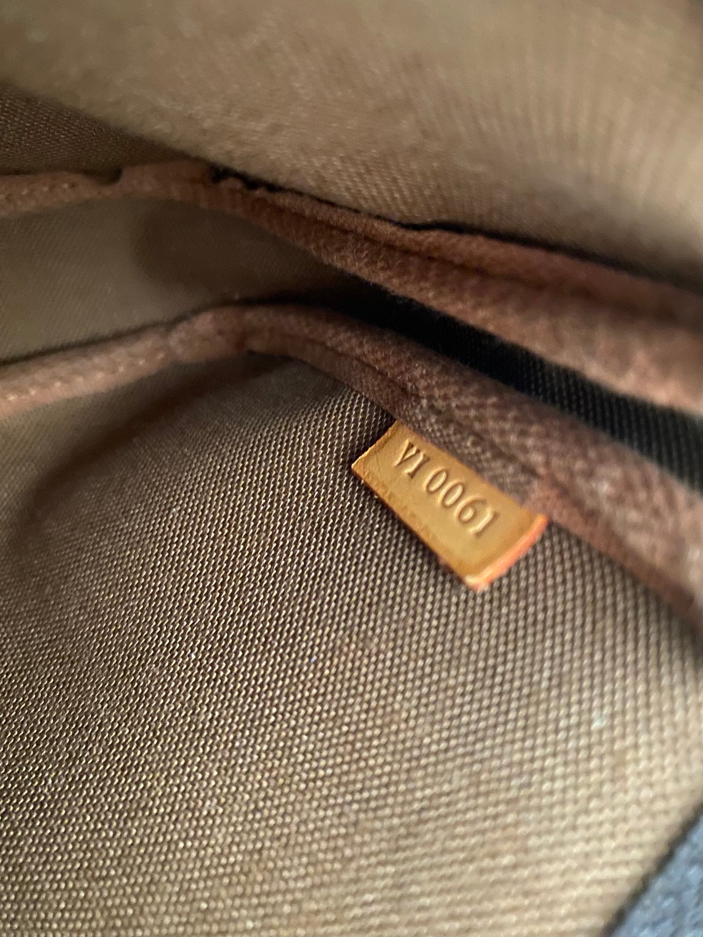 Louis Vuitton pochette accessoire ottime condizioni