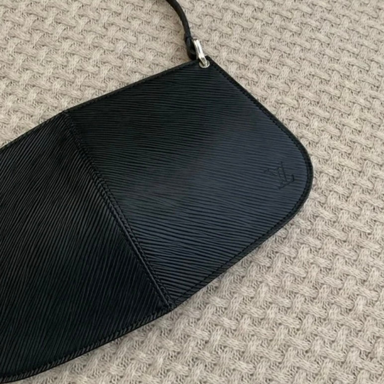 Louis Vuitton demi lune epi clutch bag