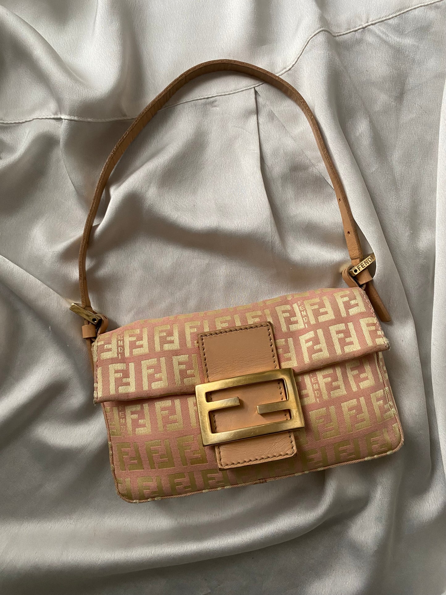Fendi mini baguette pink monogram zucchini