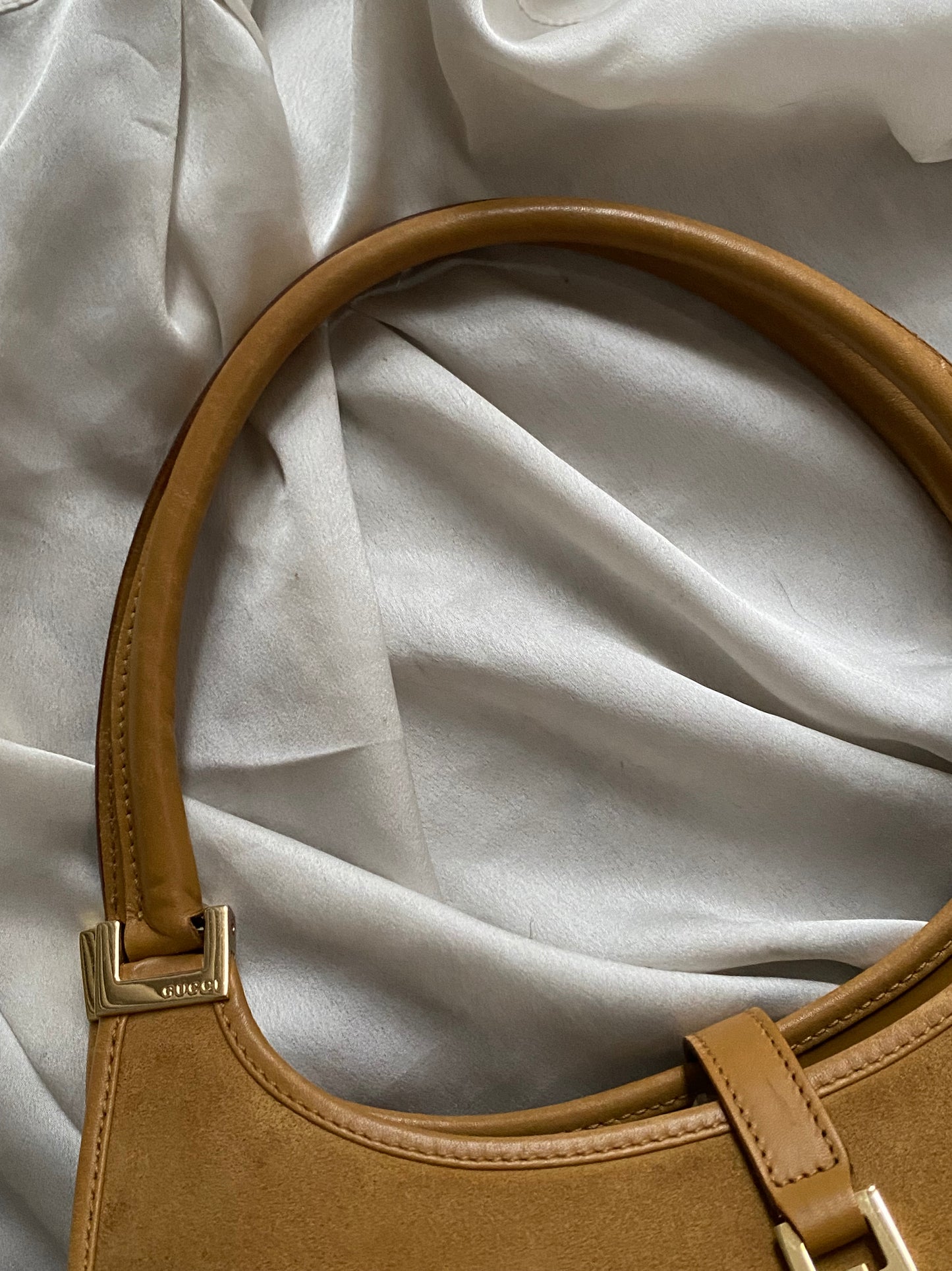 Gucci bardot small in suede