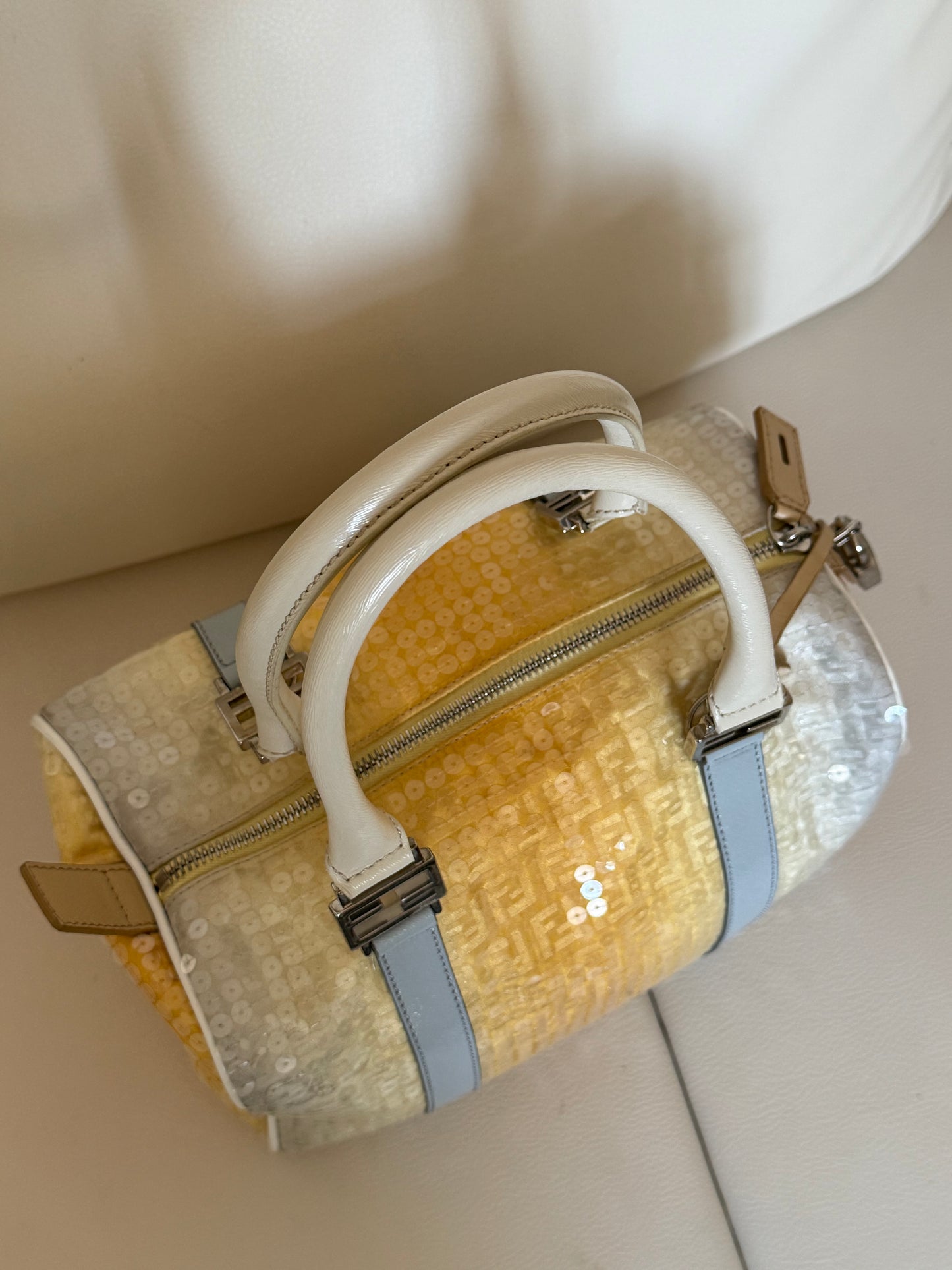 Bauletto Fendi small monogram zucchino paillette giallo